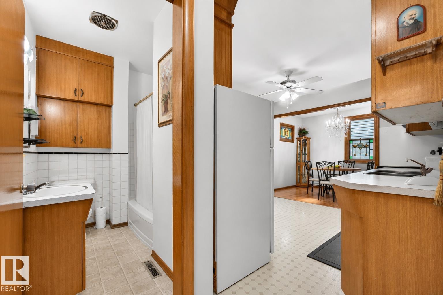Photo 17 at 11327 91 Street NW, Alberta Avenue, Edmonton