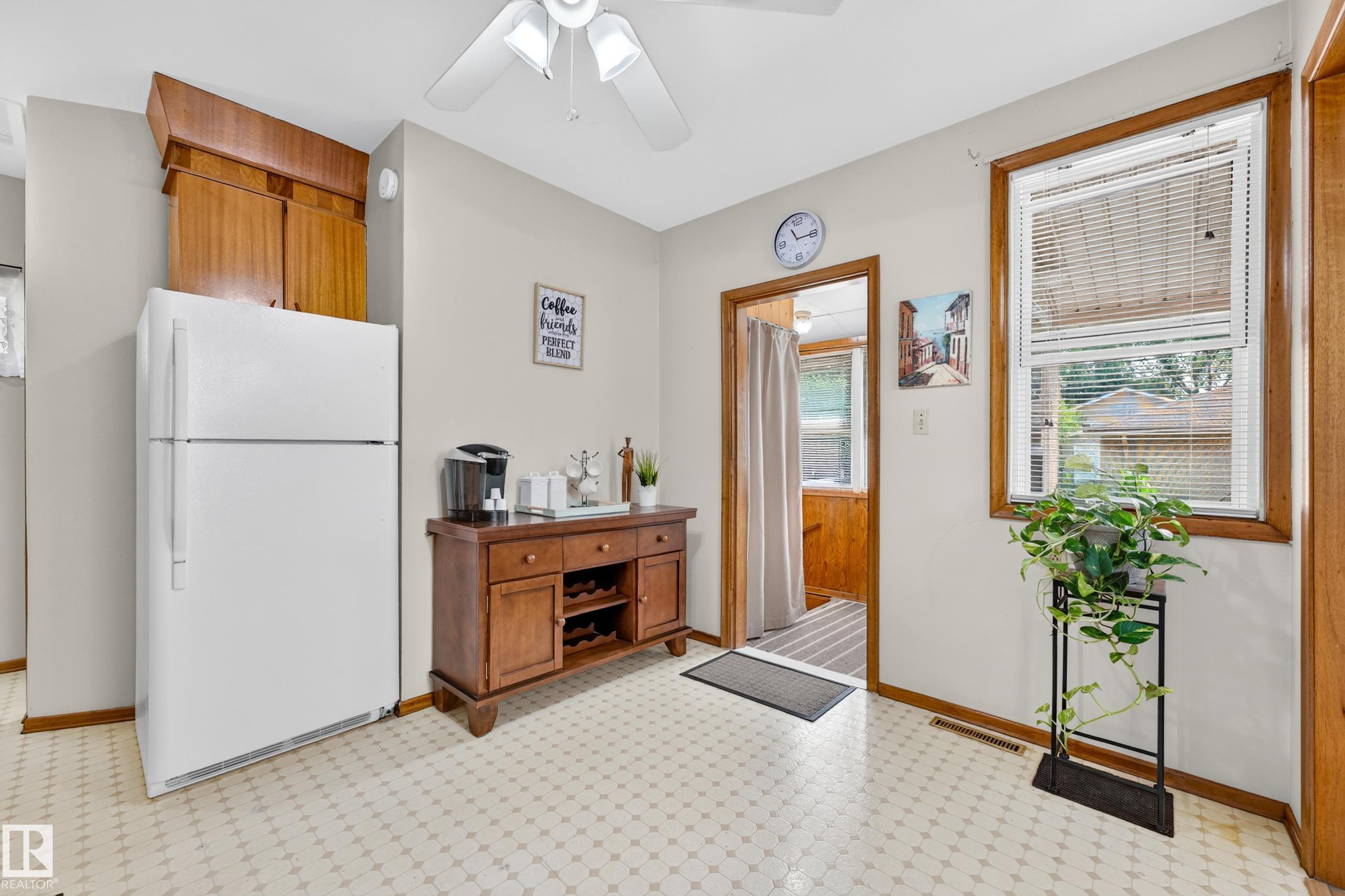 Photo 20 at 11327 91 Street NW, Alberta Avenue, Edmonton