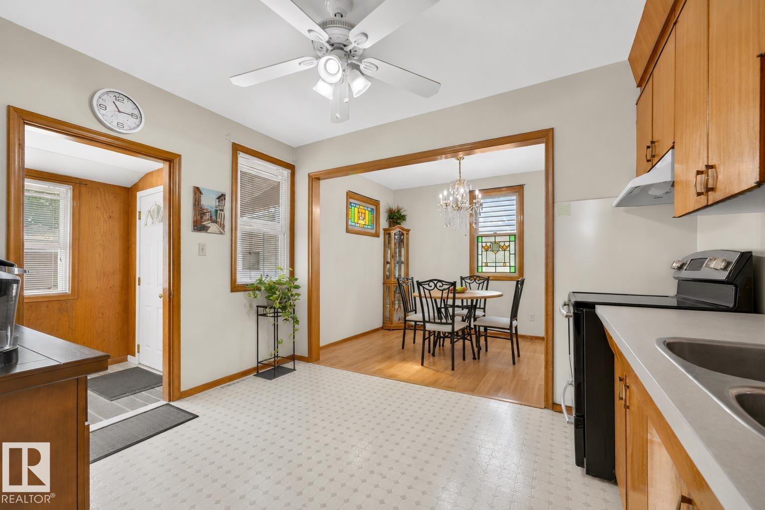 Photo 24 at 11327 91 Street NW, Alberta Avenue, Edmonton