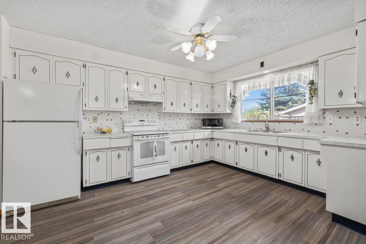 Photo 12 at 6708 31 Avenue NW, Kameyosek, Edmonton