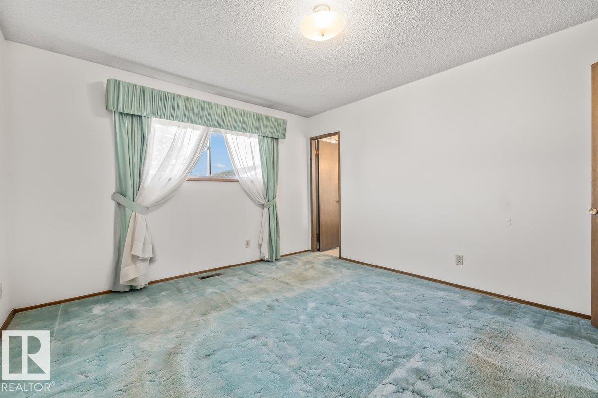 Photo 14 at 6708 31 Avenue NW, Kameyosek, Edmonton