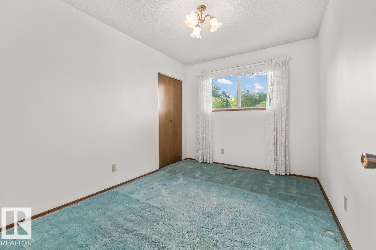 Photo 18 at 6708 31 Avenue NW, Kameyosek, Edmonton