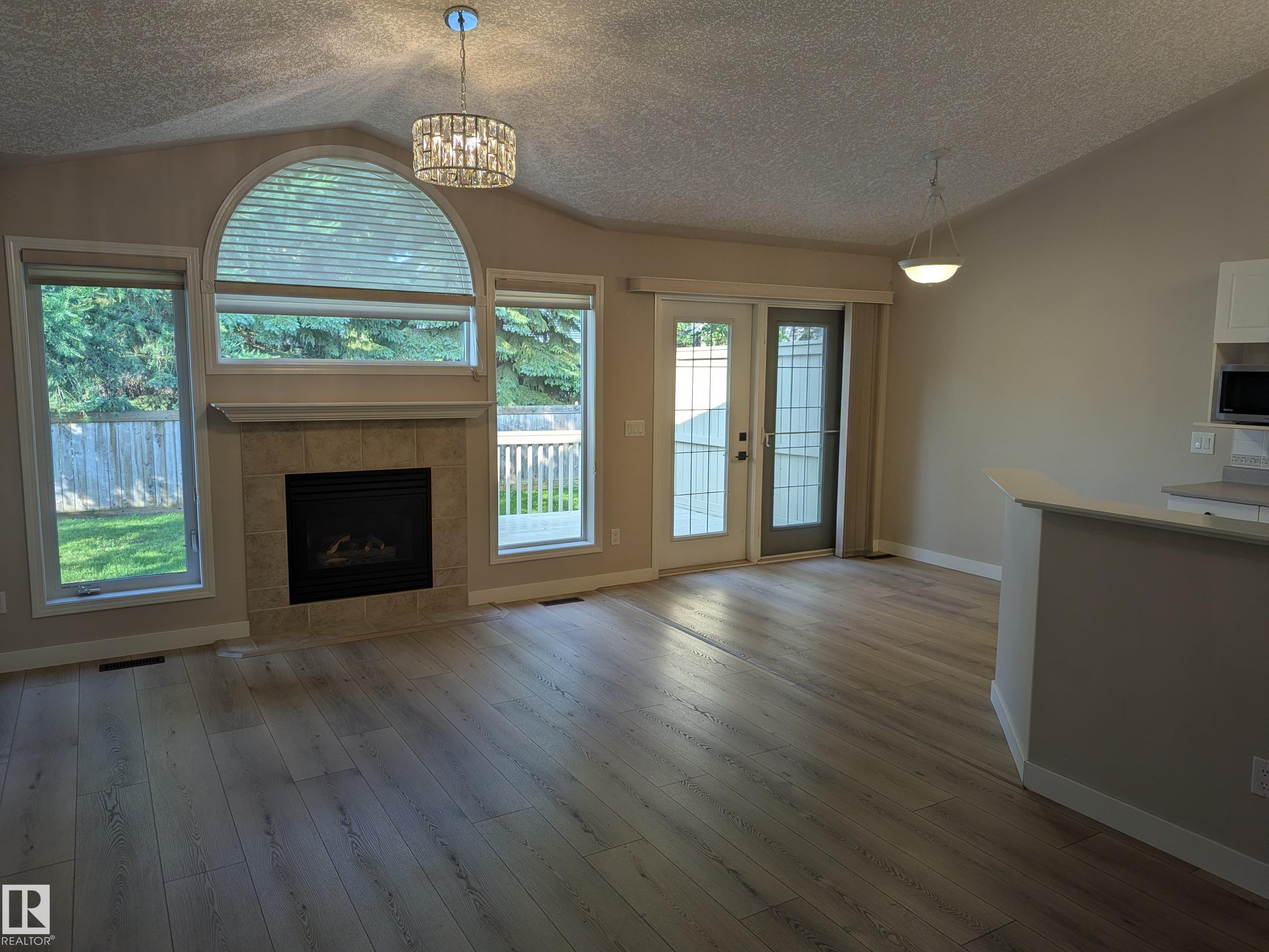 211 Youville Drive E NW, Tawa, Edmonton