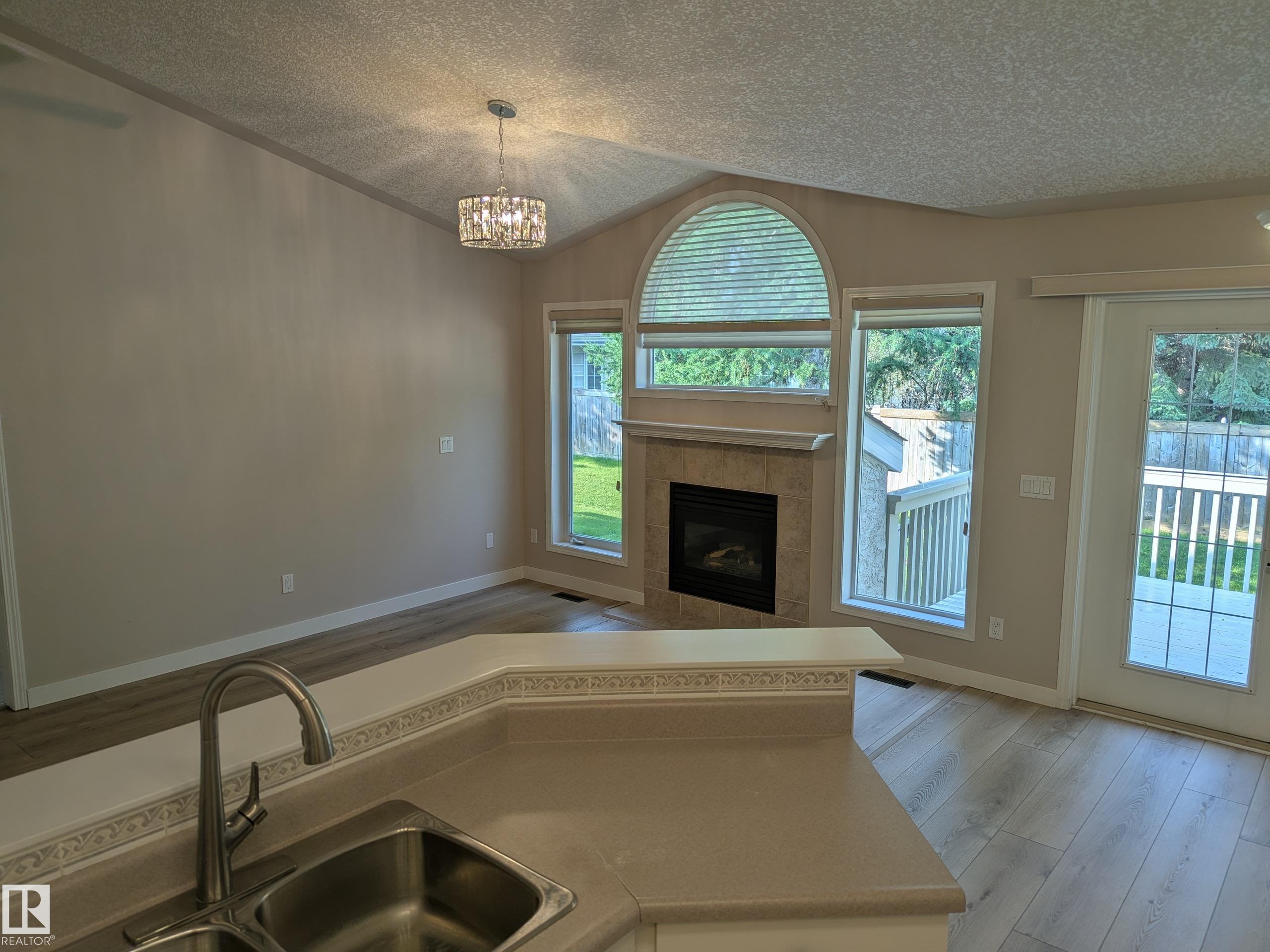 Photo 6 at 211 Youville Drive E NW, Tawa, Edmonton