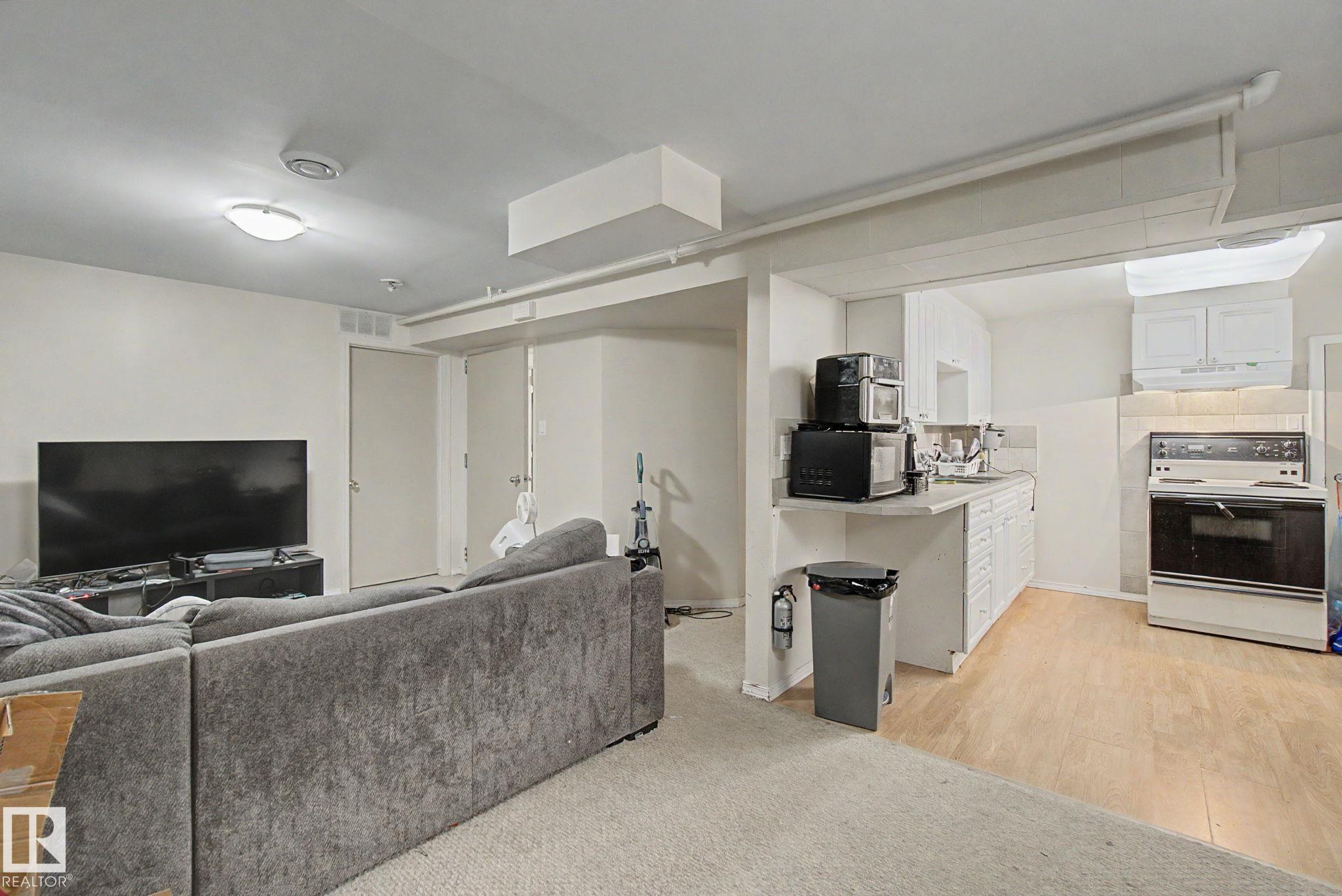 Photo 15 at 8710 83 Avenue NW, Bonnie Doon, Edmonton