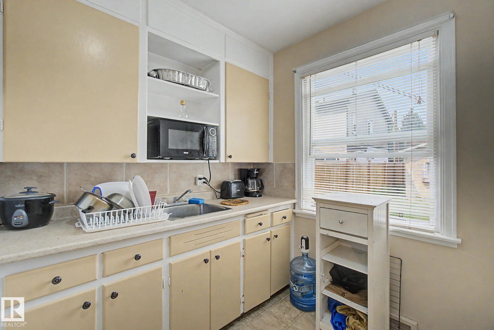 Photo 6 at 8710 83 Avenue NW, Bonnie Doon, Edmonton