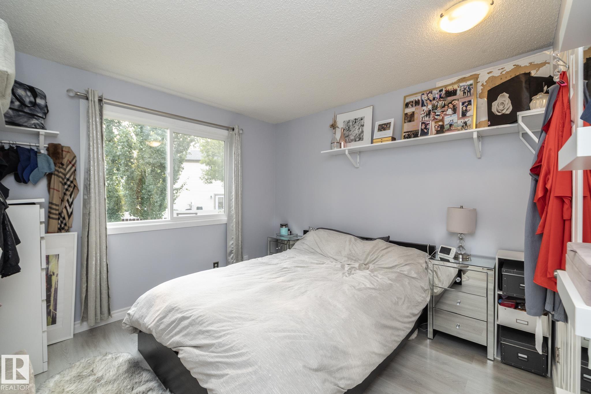 Photo 14 at 4617 35 Avenue NW, Minchau, Edmonton