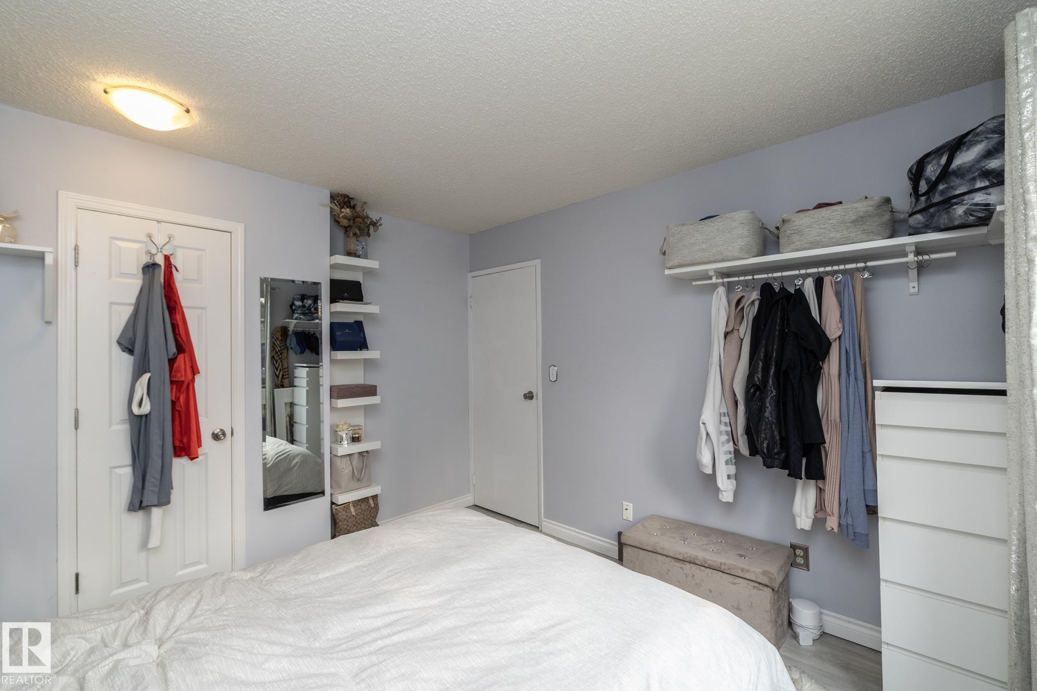Photo 16 at 4617 35 Avenue NW, Minchau, Edmonton