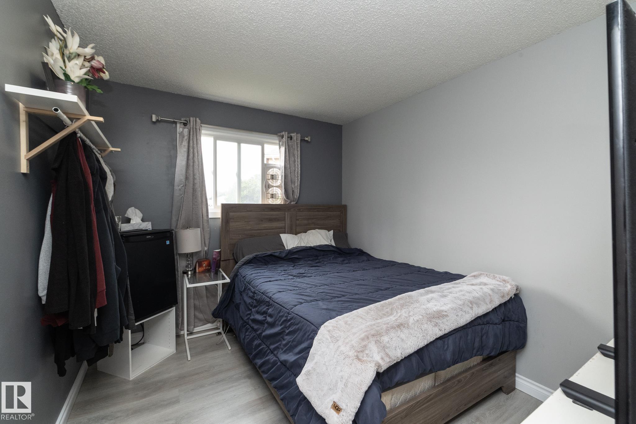 Photo 17 at 4617 35 Avenue NW, Minchau, Edmonton
