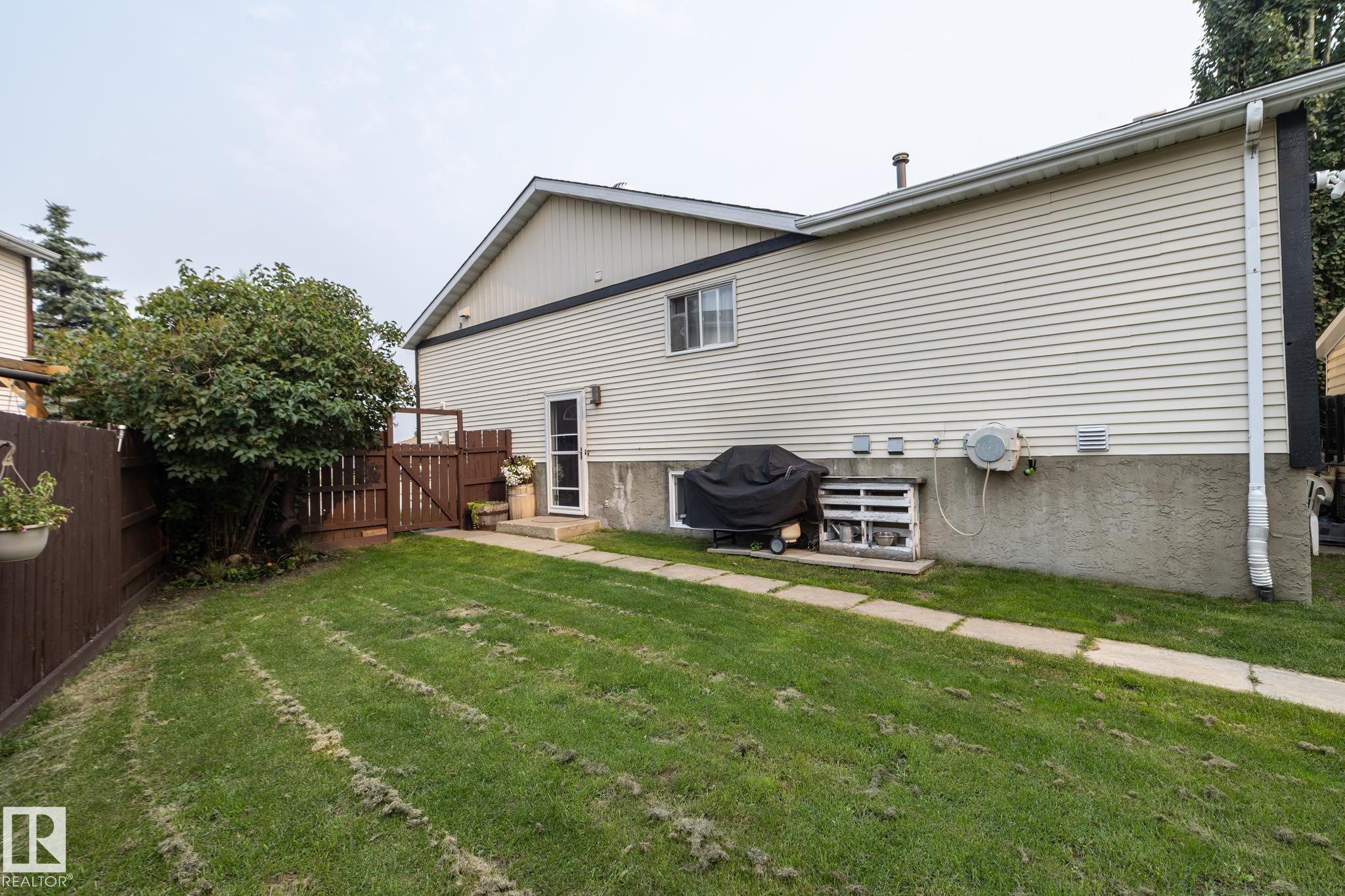 Photo 34 at 4617 35 Avenue NW, Minchau, Edmonton