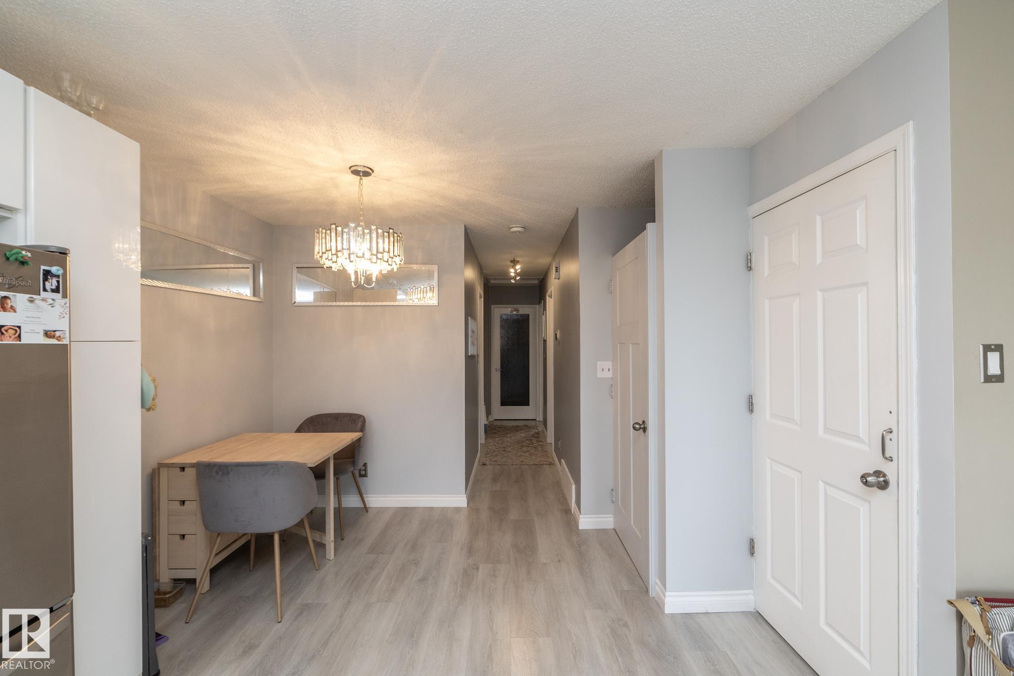 4617 35 Avenue NW, Minchau, Edmonton