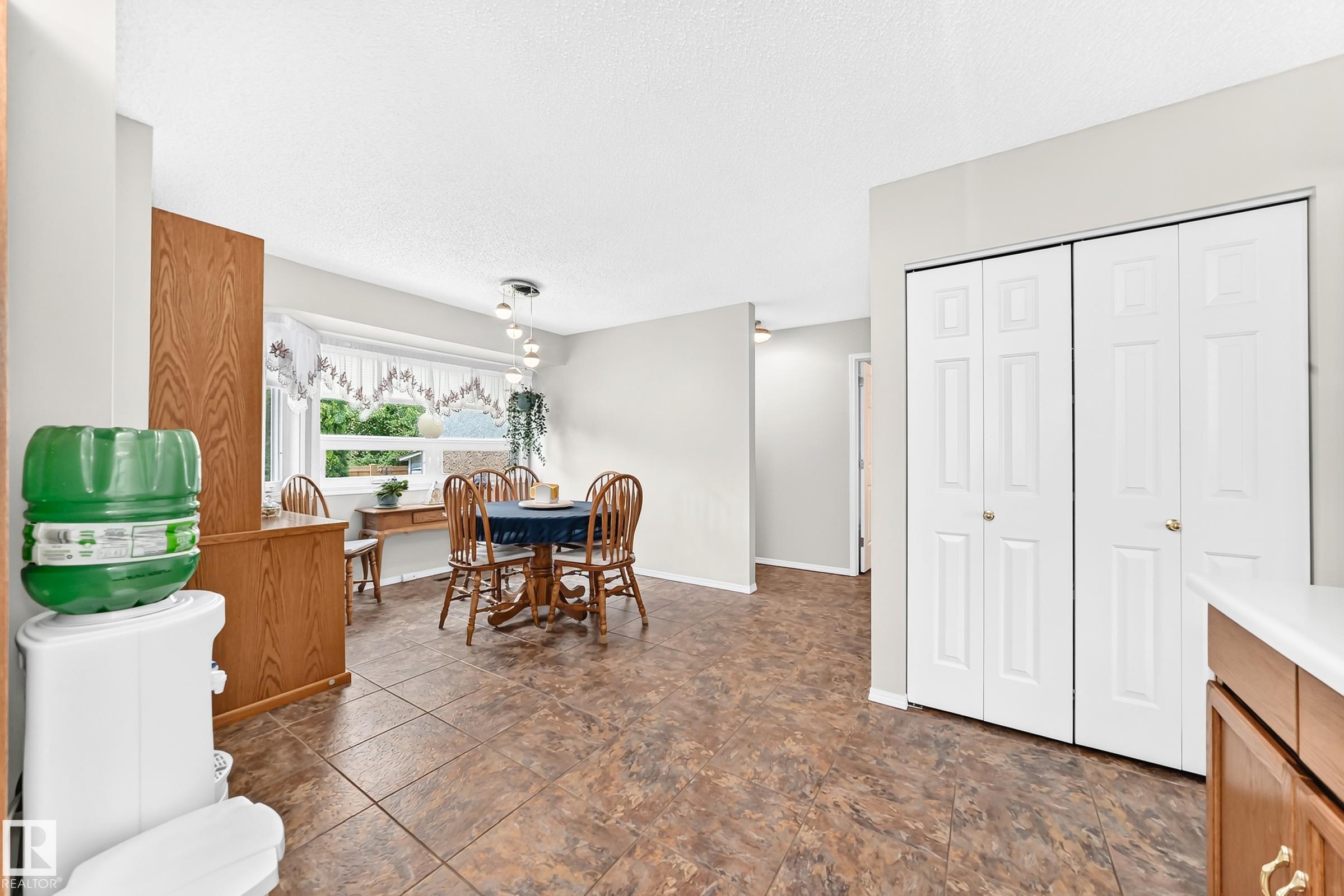Photo 12 at 7028 190 Street NW, Lymburn, Edmonton