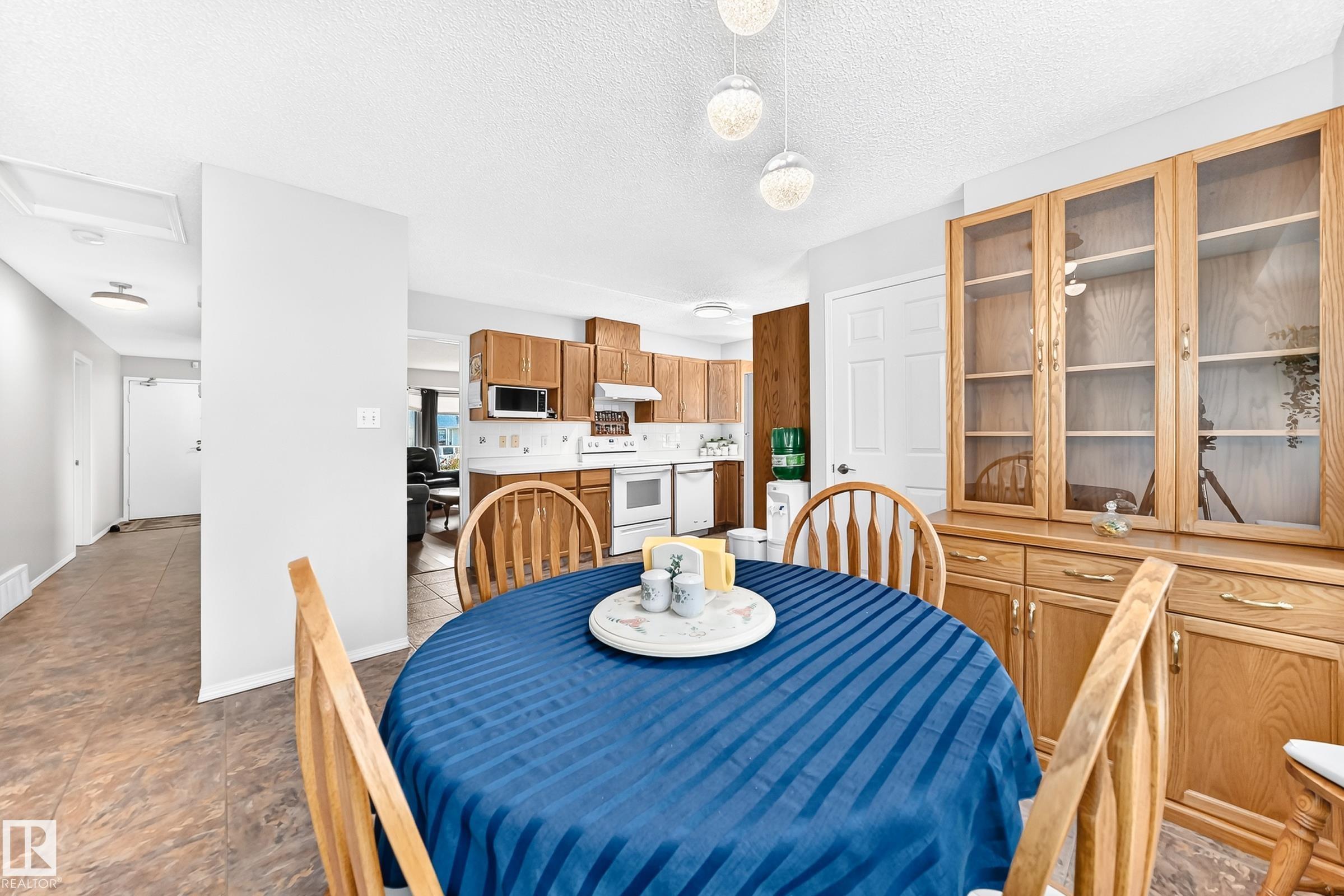 Photo 16 at 7028 190 Street NW, Lymburn, Edmonton
