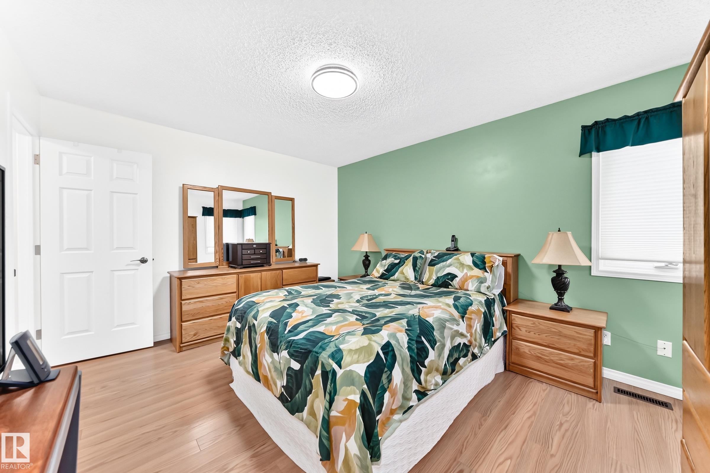 Photo 17 at 7028 190 Street NW, Lymburn, Edmonton