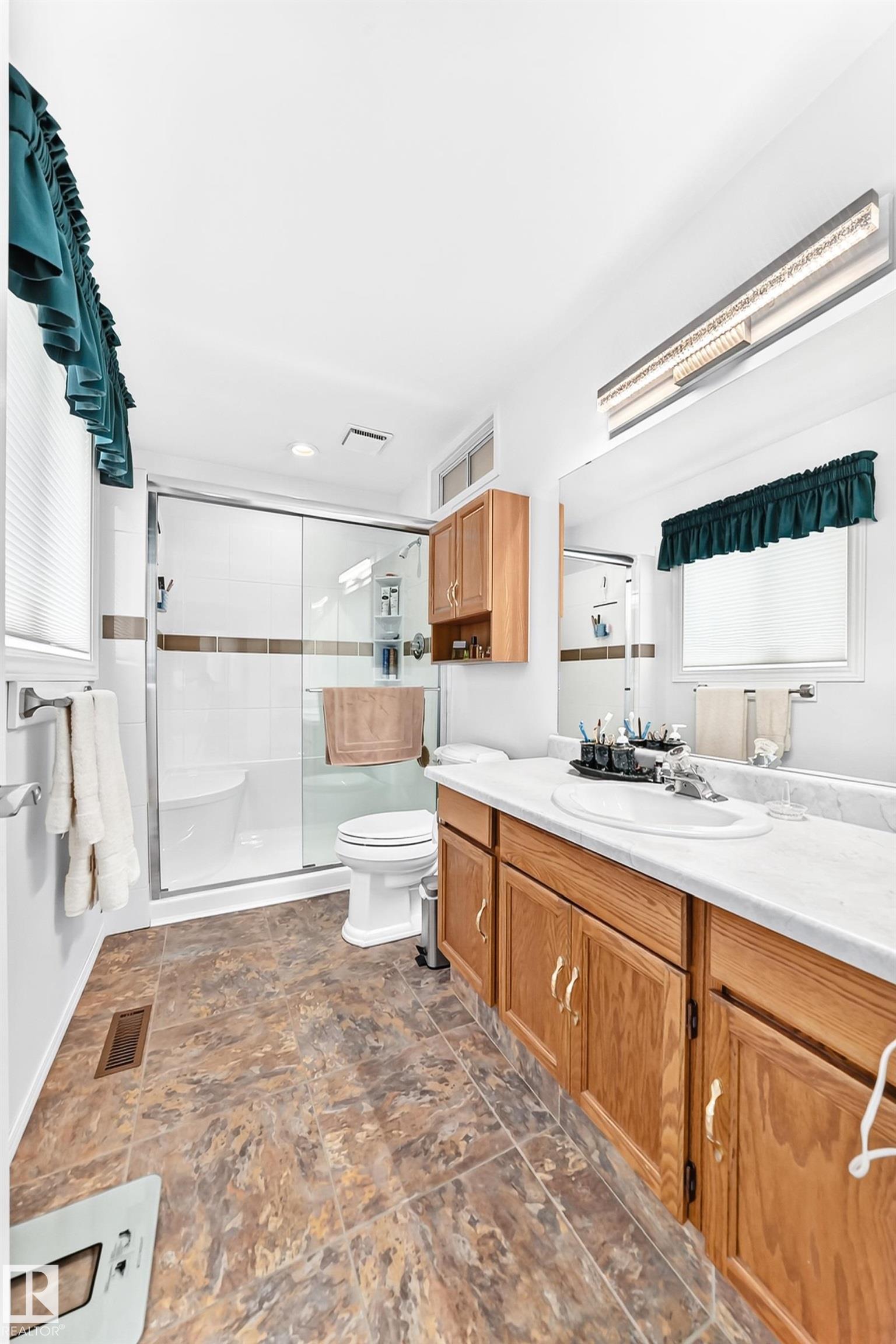 Photo 20 at 7028 190 Street NW, Lymburn, Edmonton
