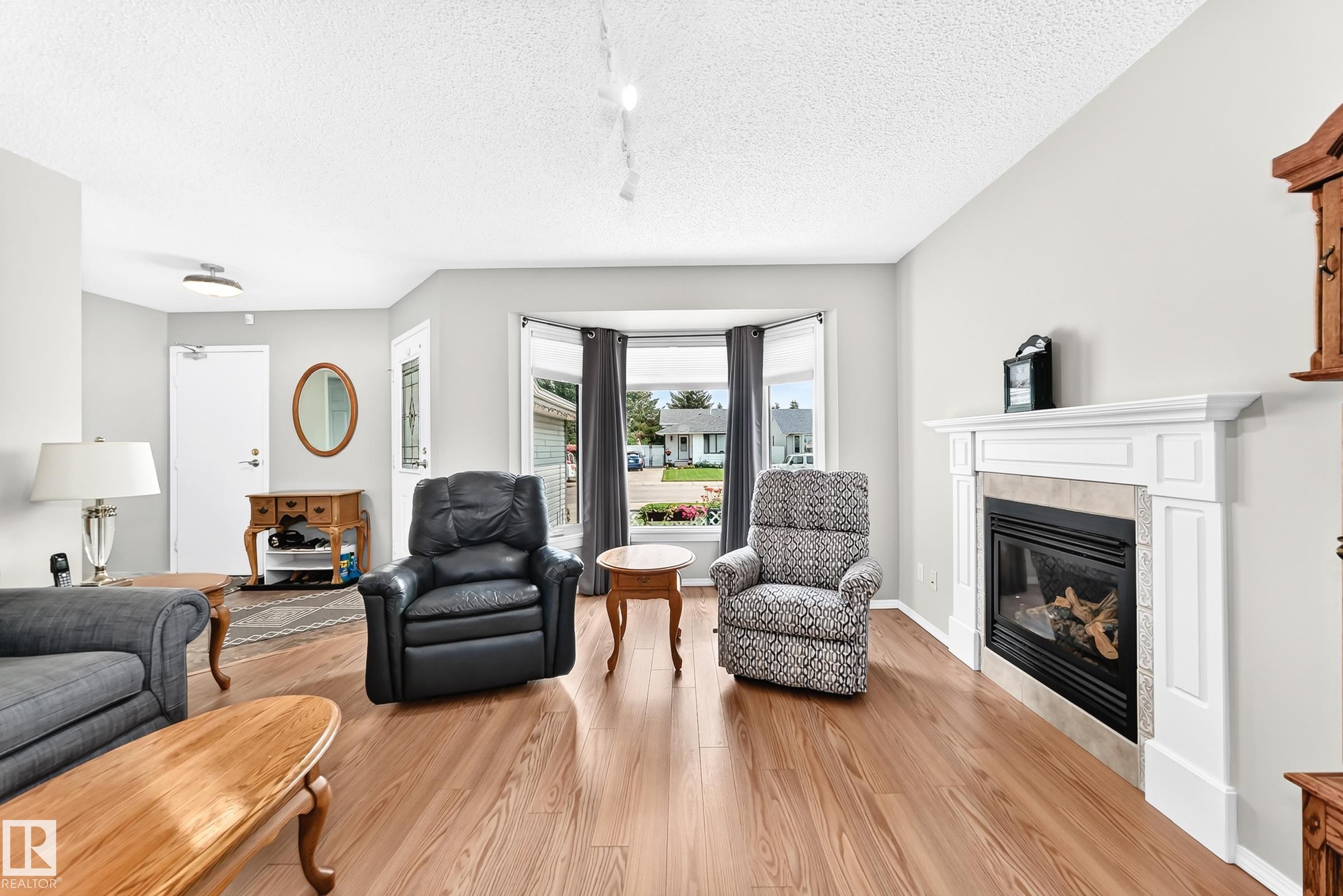 Photo 6 at 7028 190 Street NW, Lymburn, Edmonton