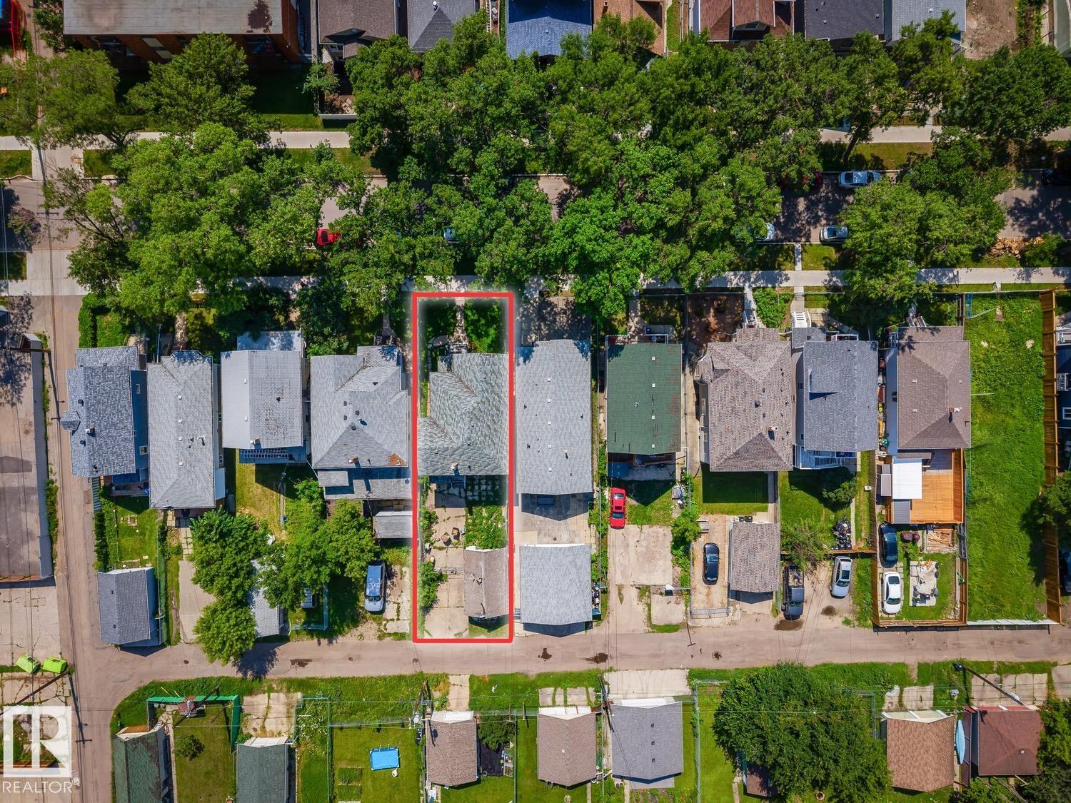 Photo 6 at 9526 106a Avenue NW, Mccauley, Edmonton