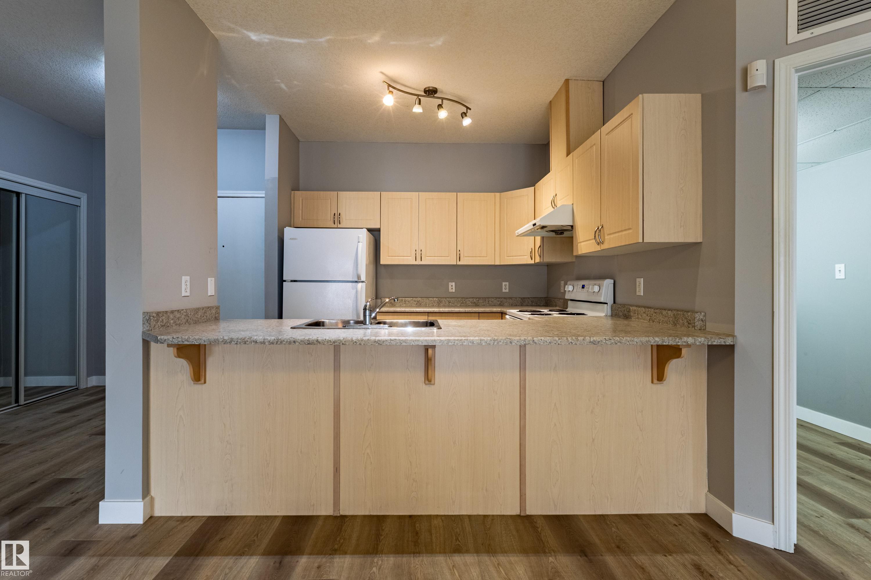 412 - 4304 139 Avenue NW, Clareview Town Centre, Edmonton