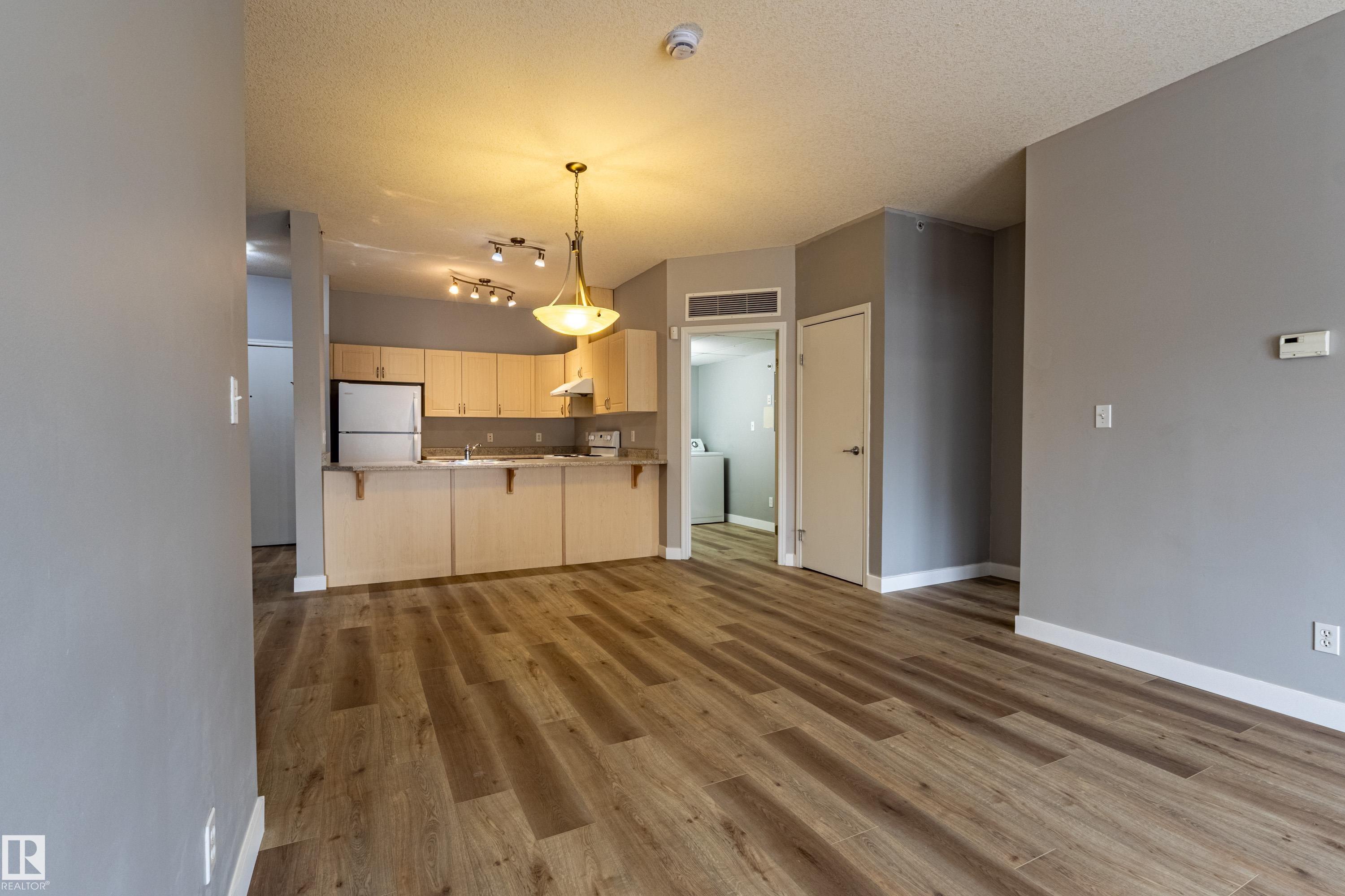 Photo 10 at 412 - 4304 139 Avenue NW, Clareview Town Centre, Edmonton
