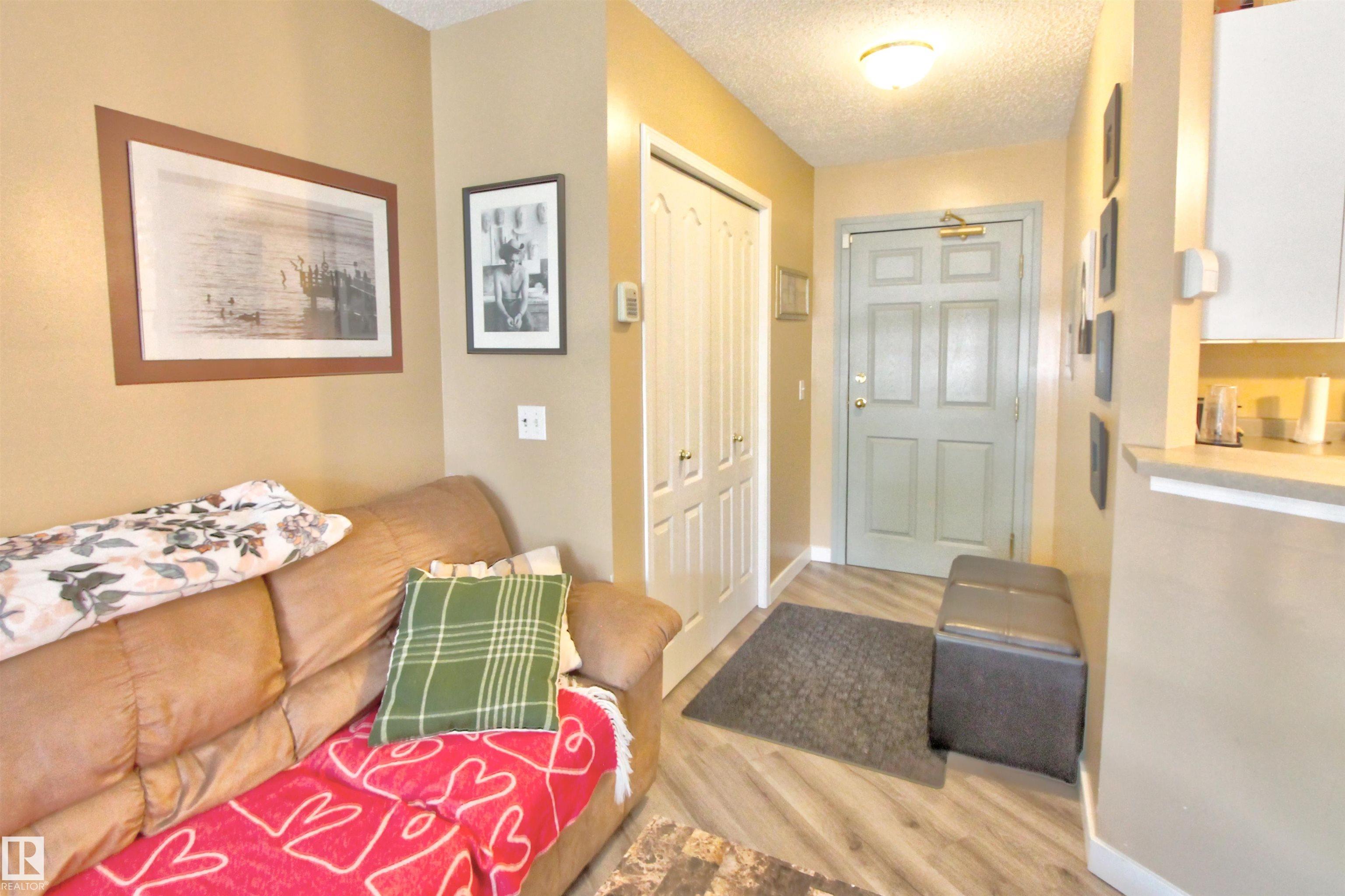 106 - 2 Alpine Boulevard, Akinsdale, St. Albert