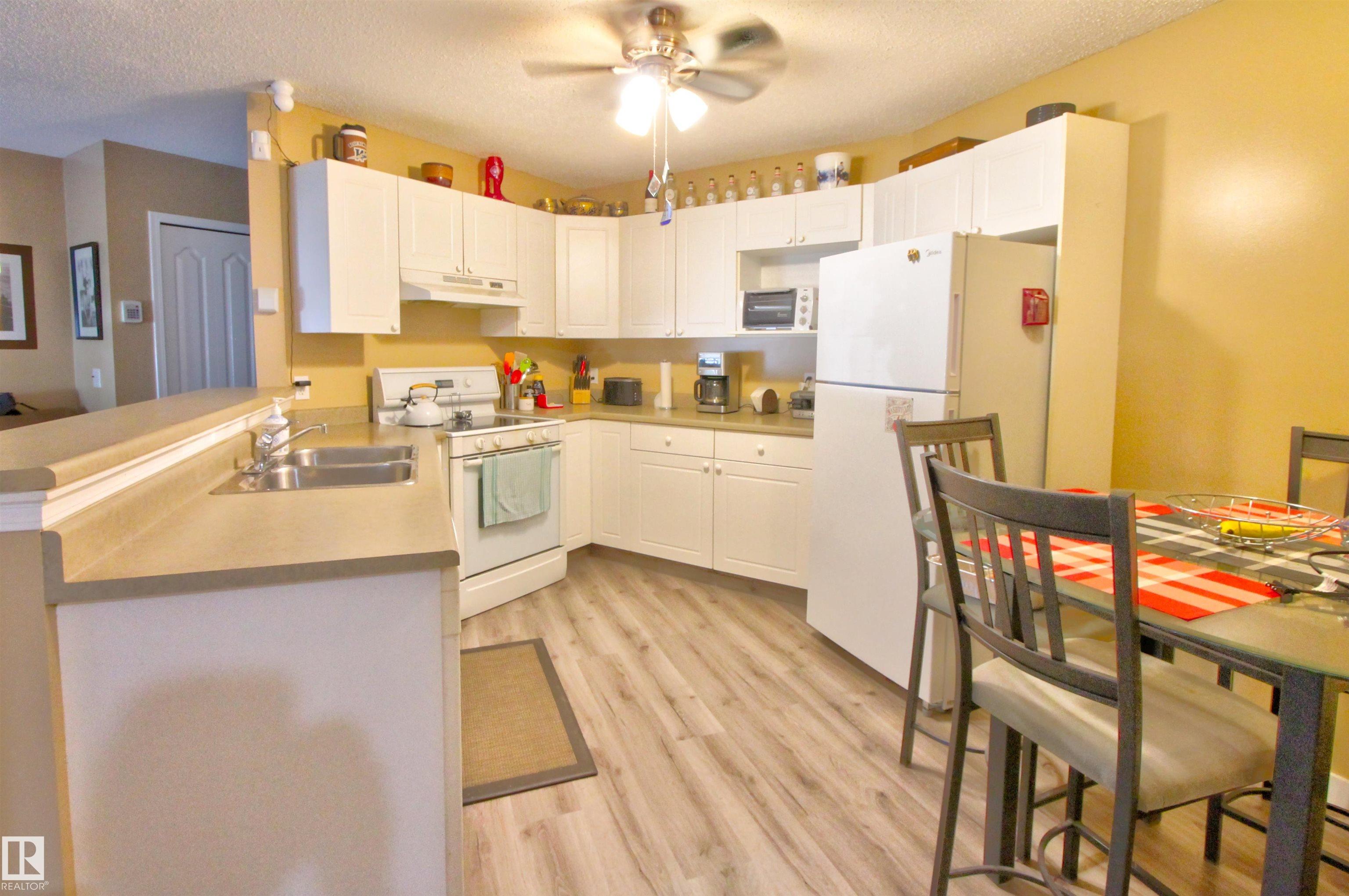 Photo 6 at 106 - 2 Alpine Boulevard, Akinsdale, St. Albert