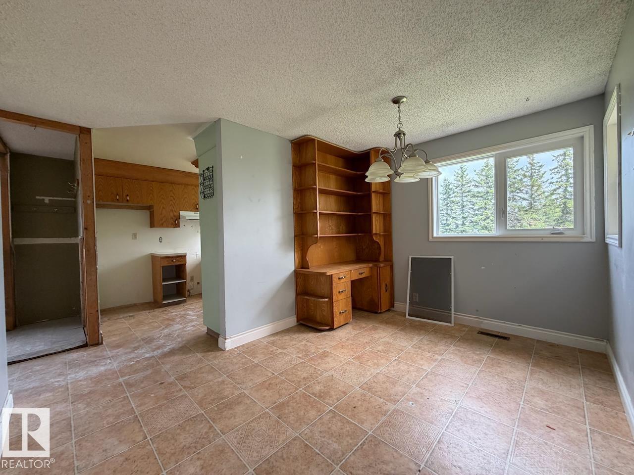 Photo 7 at 45 Richfield Road, Clearview Acres, Rural Sturgeon County