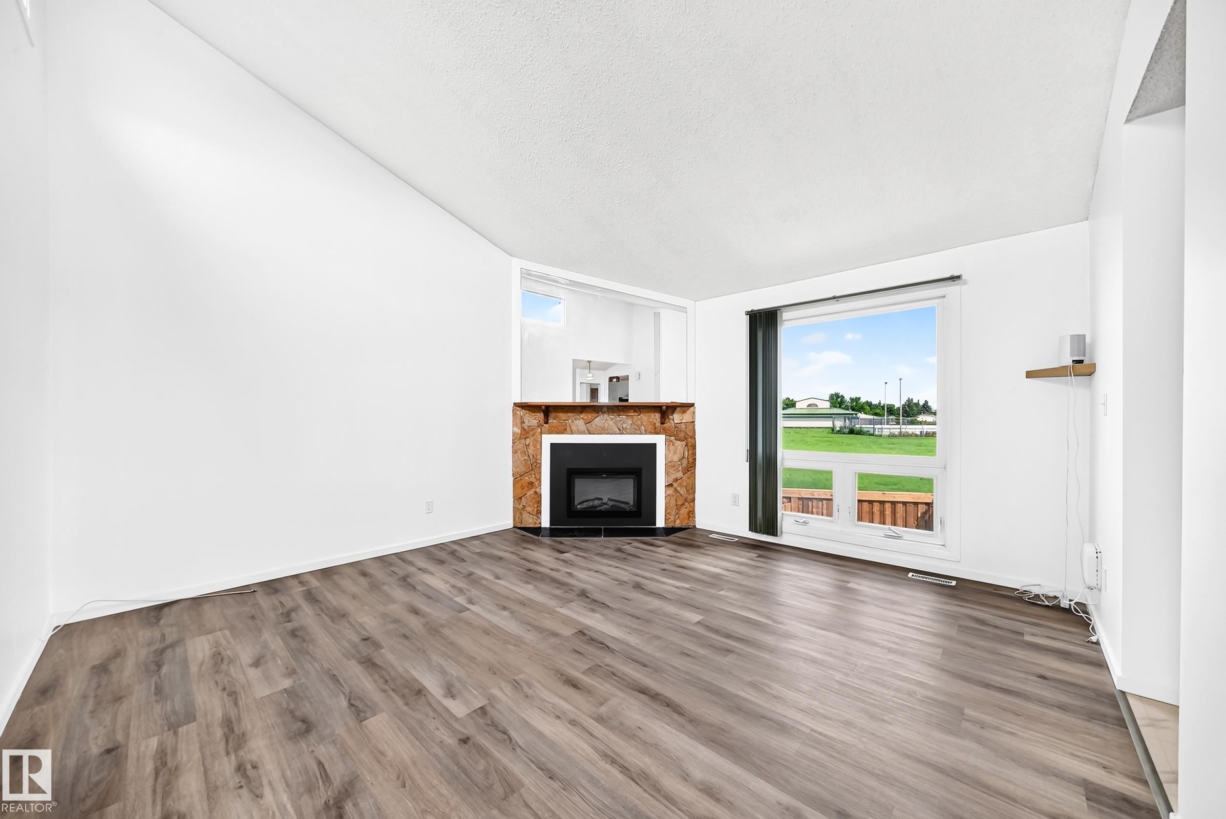 Photo 15 at 14141 26 Street NW, Bannerman, Edmonton