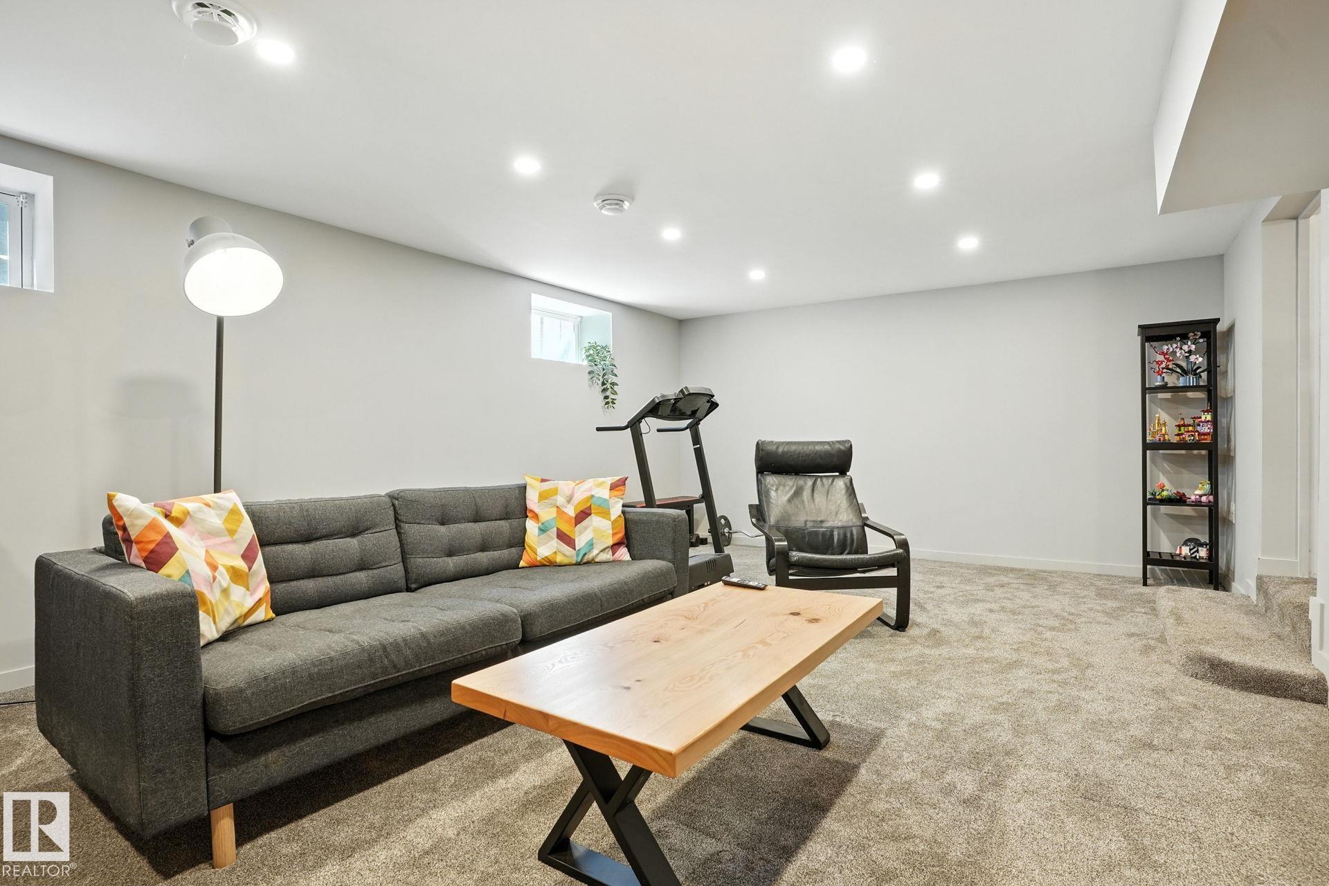 Photo 37 at 5406 110 Street NW, Pleasantview, Edmonton
