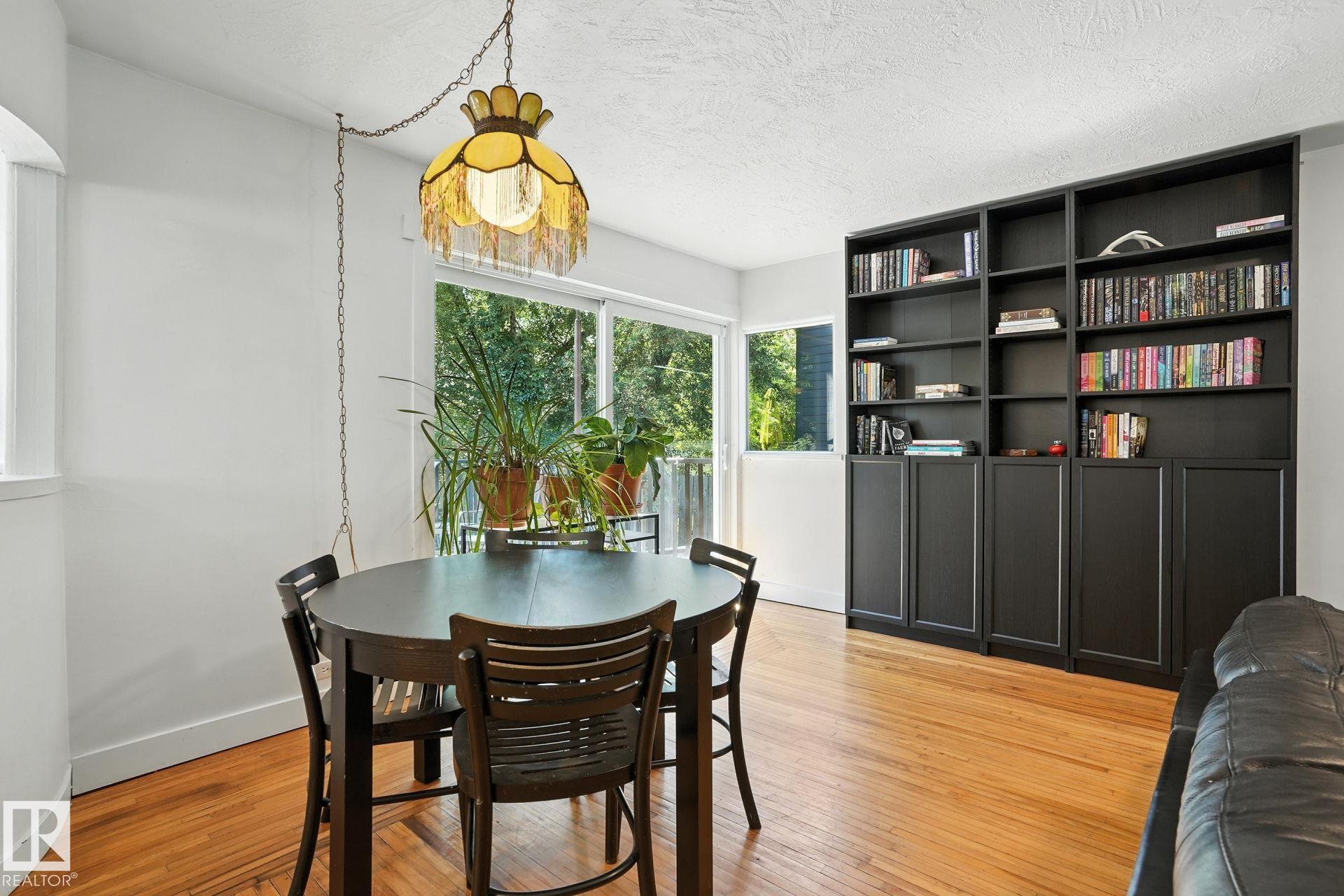 Photo 8 at 5406 110 Street NW, Pleasantview, Edmonton