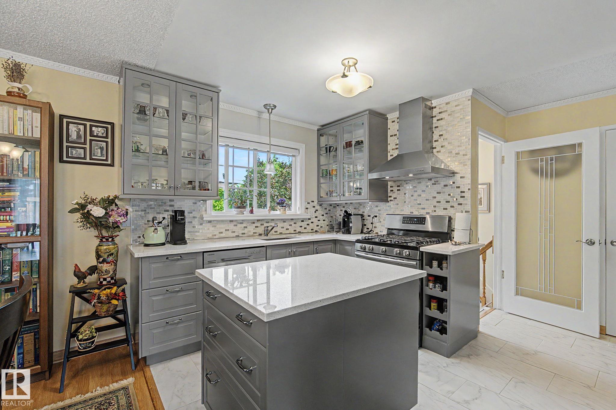 Photo 17 at 11638 123 Street NW, Inglewood, Edmonton