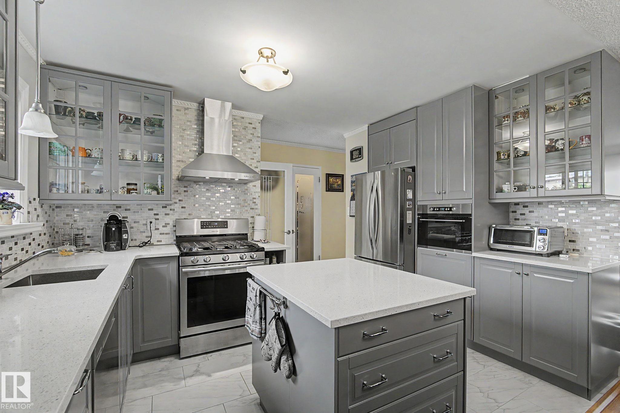 Photo 21 at 11638 123 Street NW, Inglewood, Edmonton