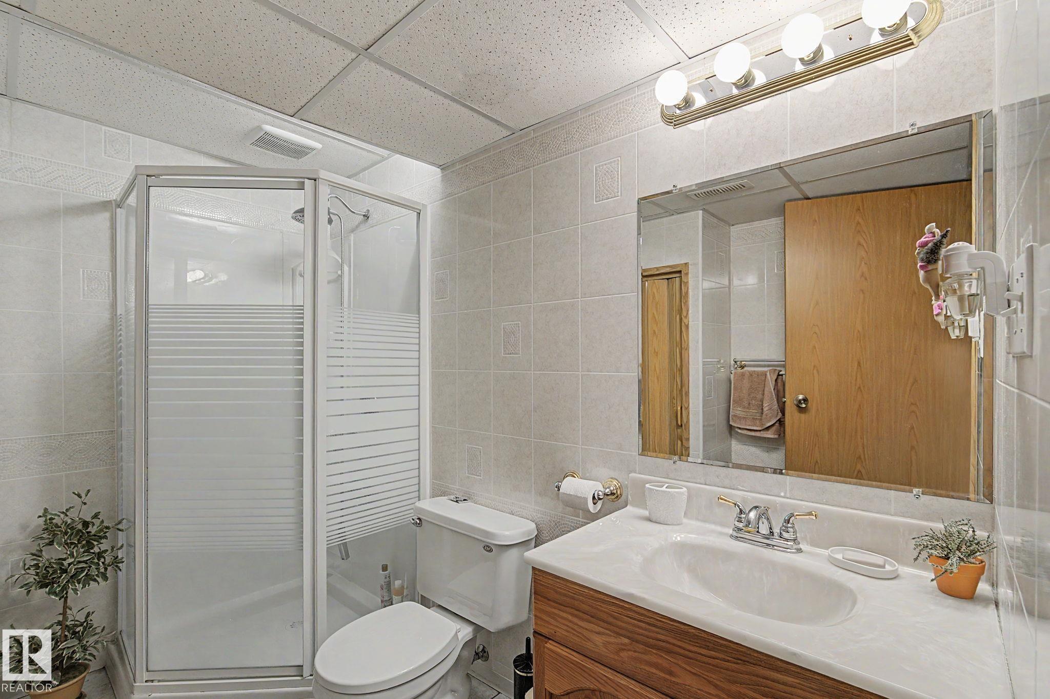 Photo 33 at 11638 123 Street NW, Inglewood, Edmonton