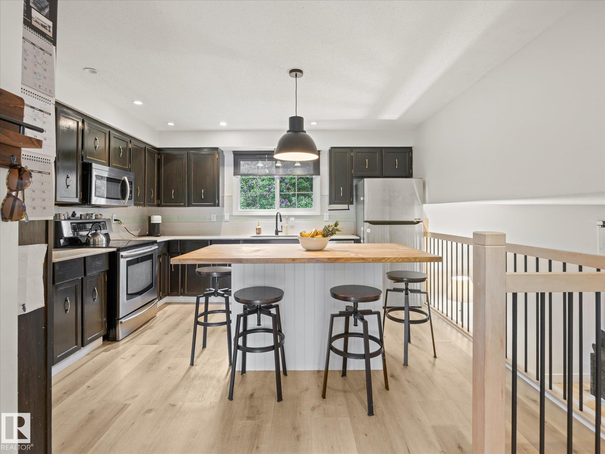 Photo 12 at 4 Lovatt Place, Lacombe Park, St. Albert