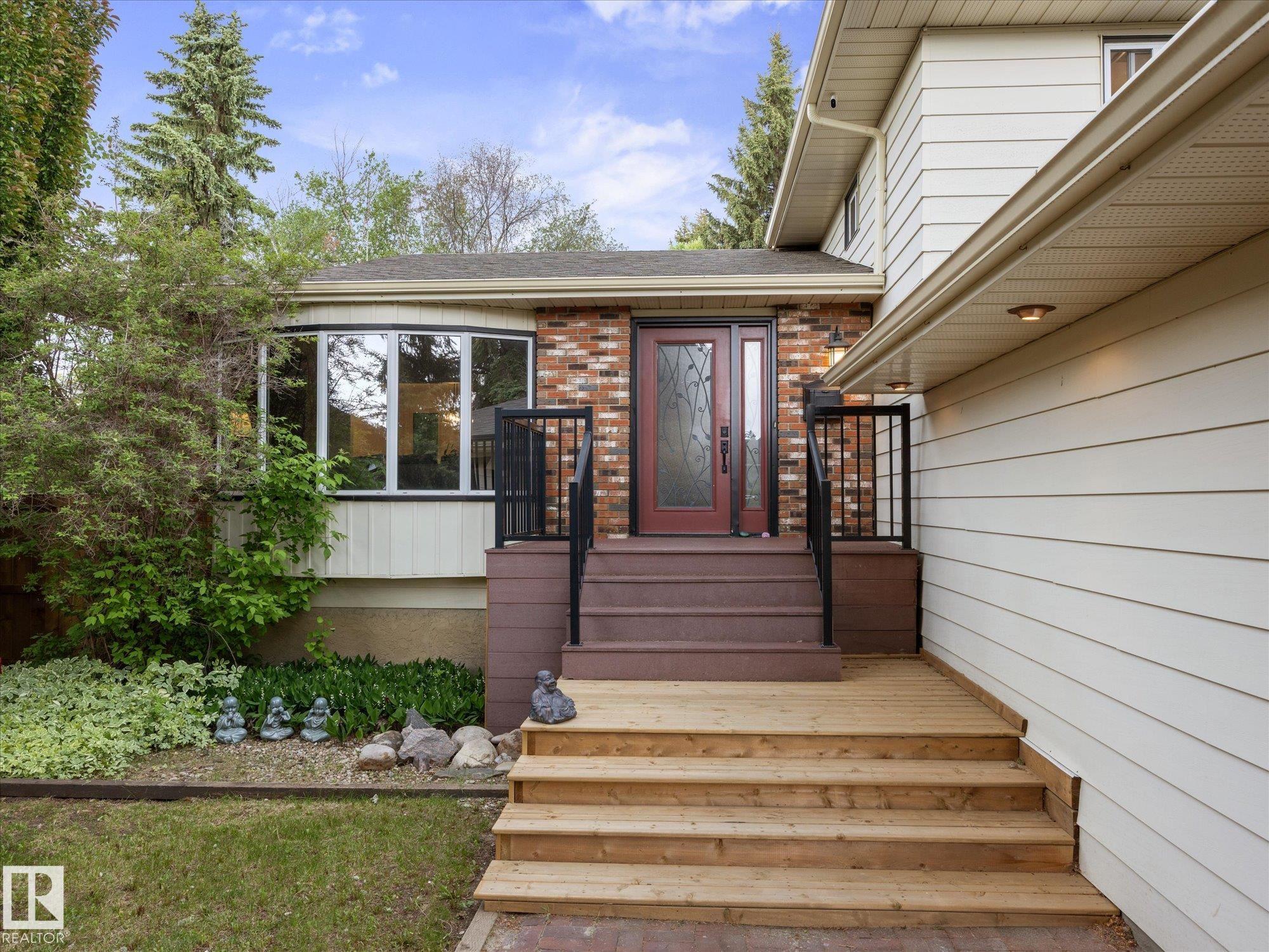 4 Lovatt Place, Lacombe Park, St. Albert