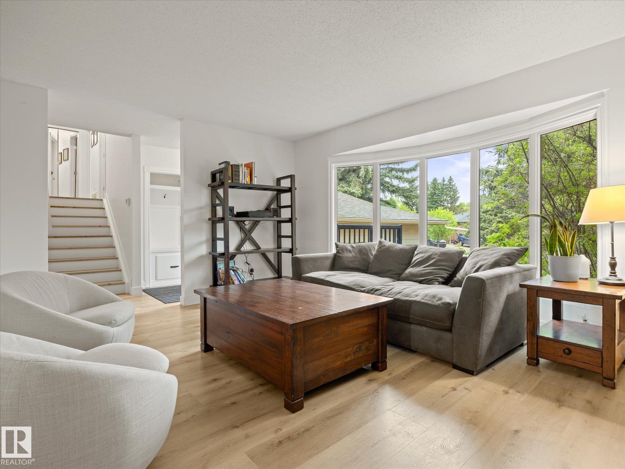 Photo 7 at 4 Lovatt Place, Lacombe Park, St. Albert