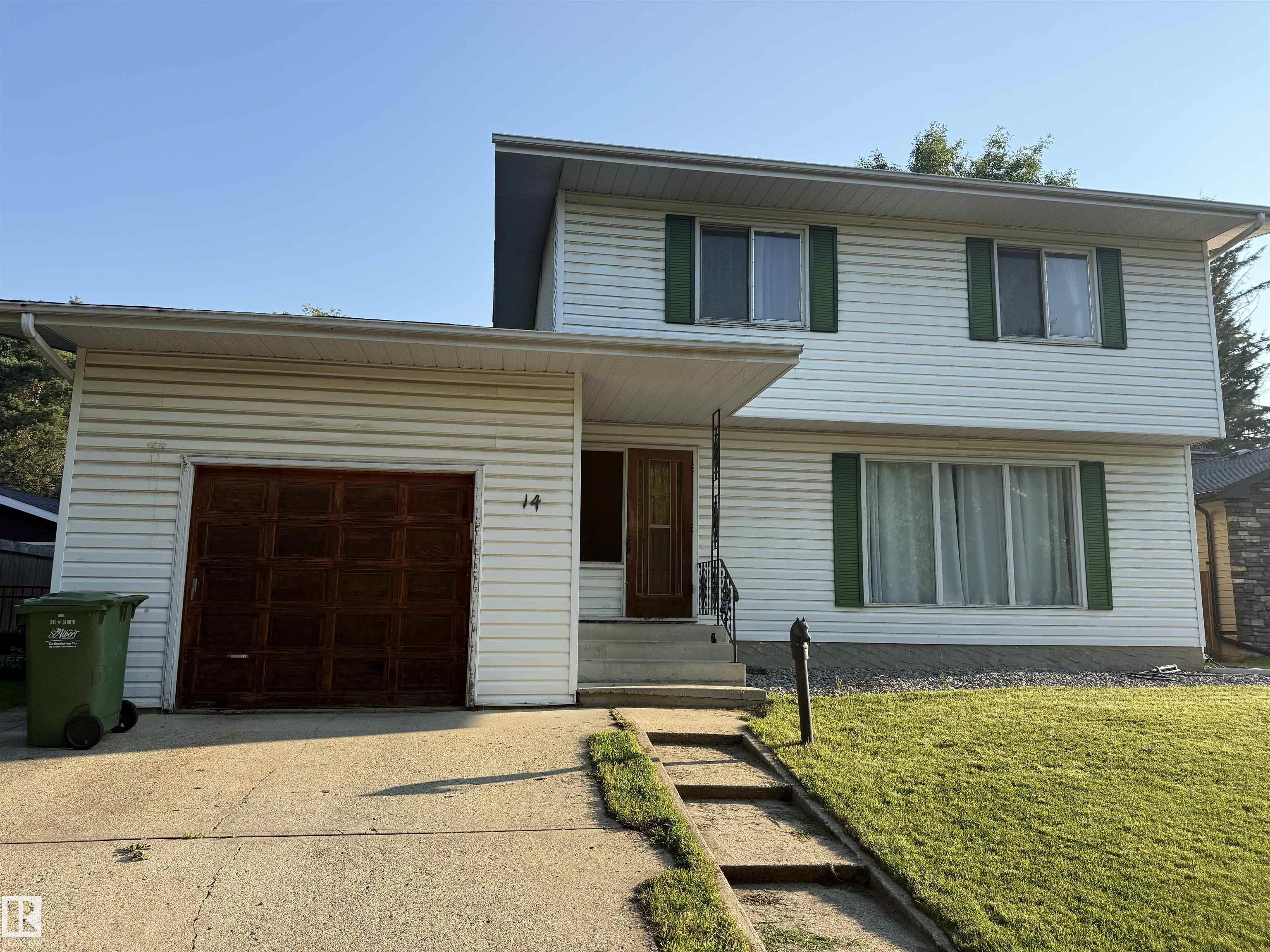 14 Gillian Crescent, Grandin, St. Albert