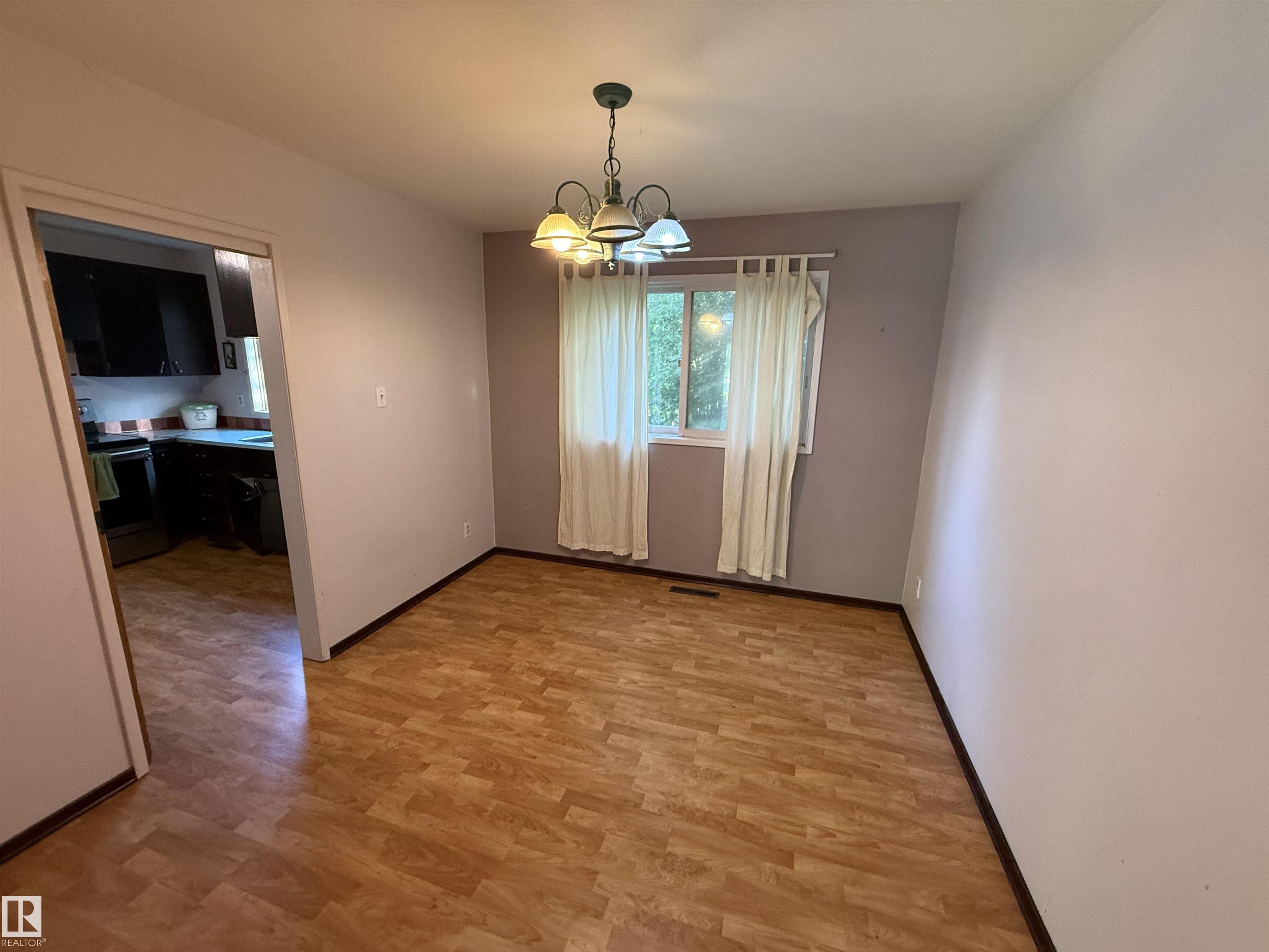 Photo 11 at 14 Gillian Crescent, Grandin, St. Albert