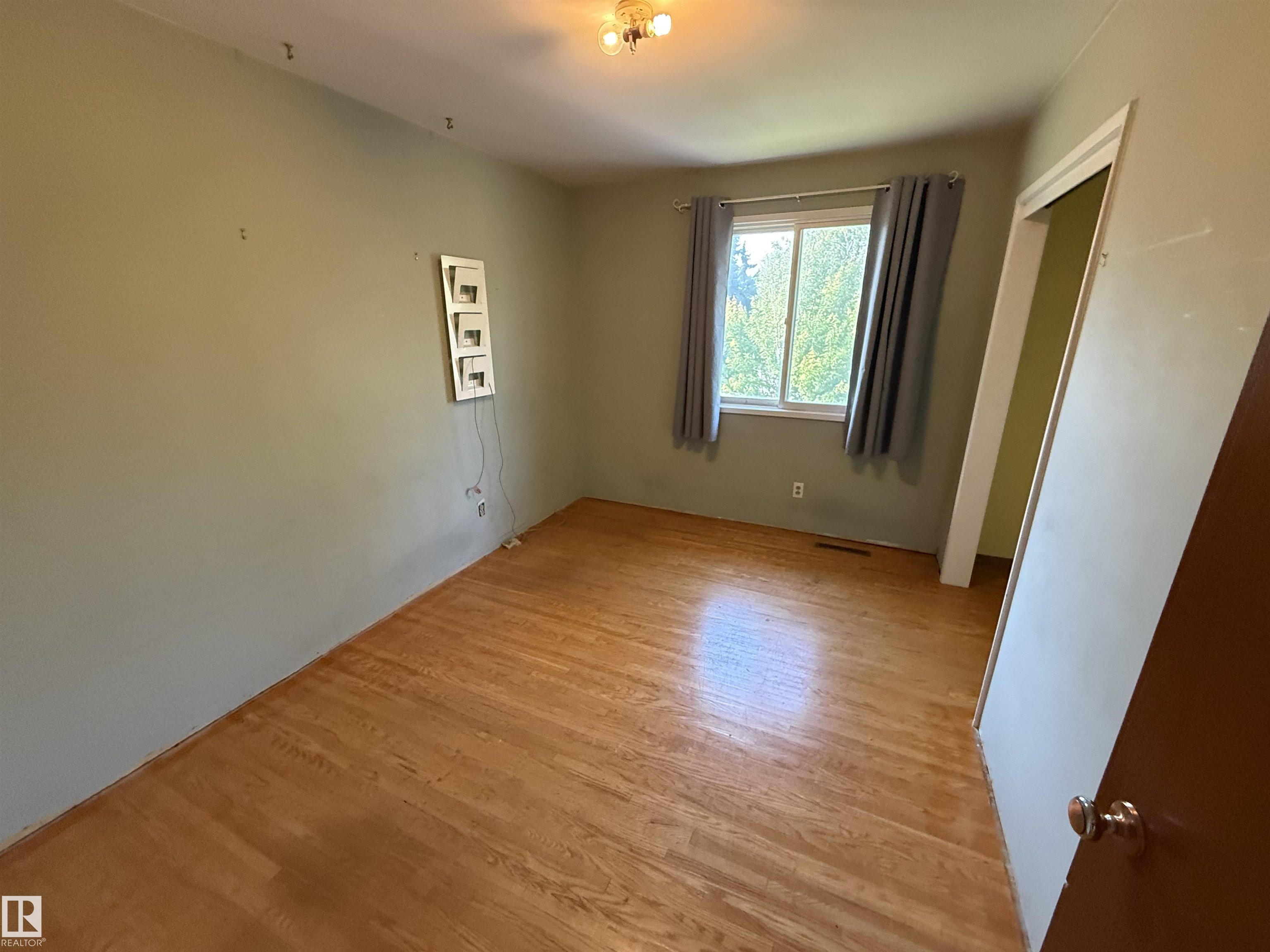 Photo 13 at 14 Gillian Crescent, Grandin, St. Albert