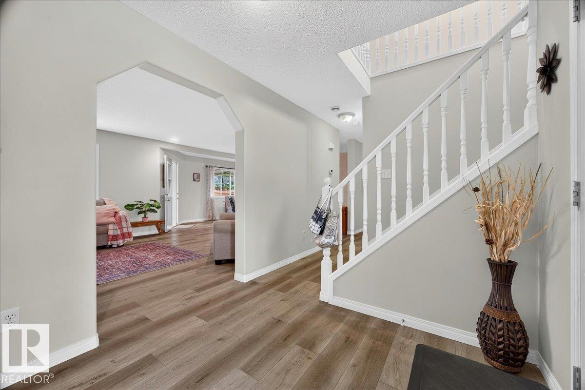 Photo 9 at 6 Norfolk Close, North Ridge, St. Albert