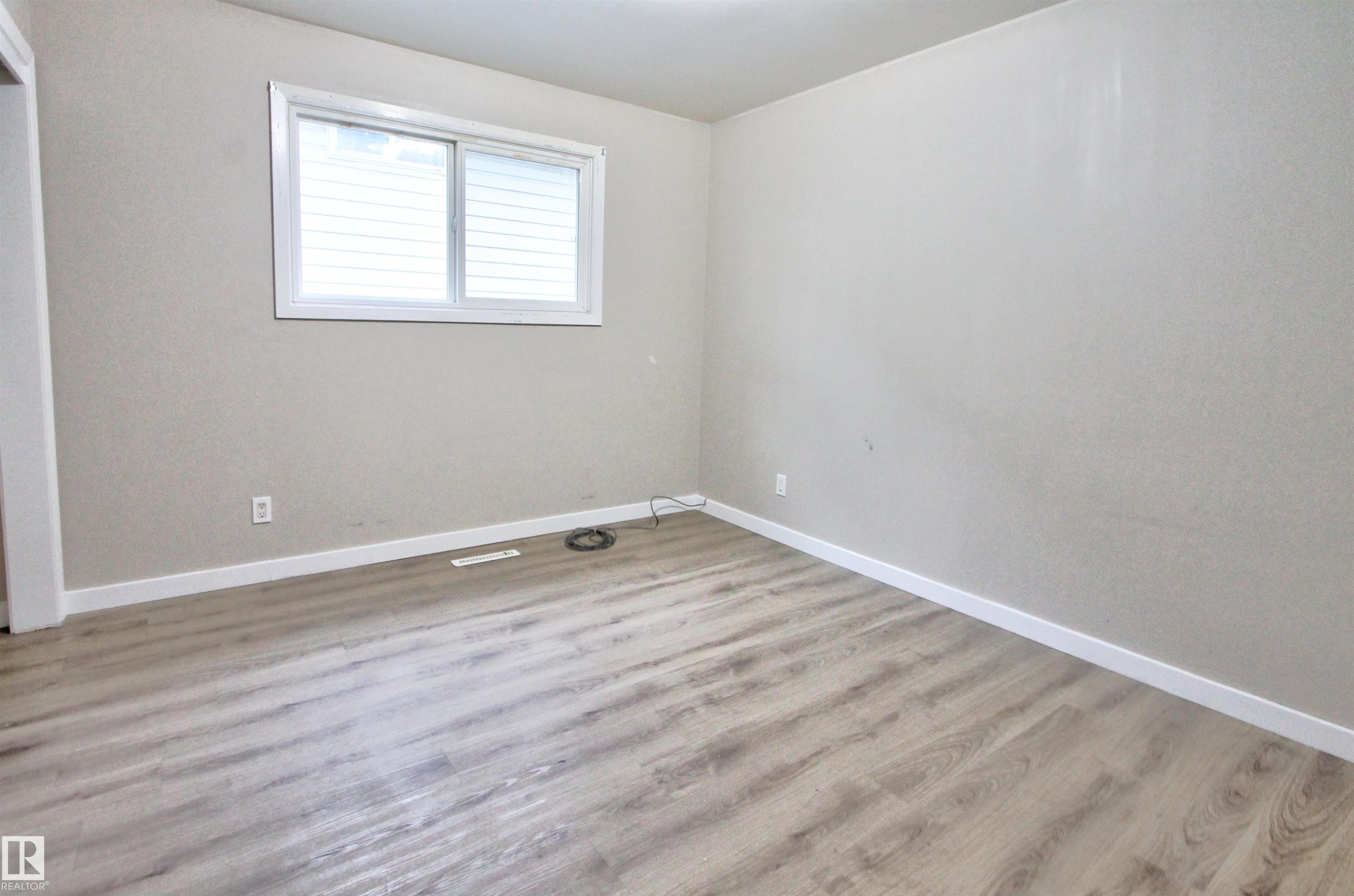 Photo 11 at 11338 85 Street NW, Parkdale, Edmonton