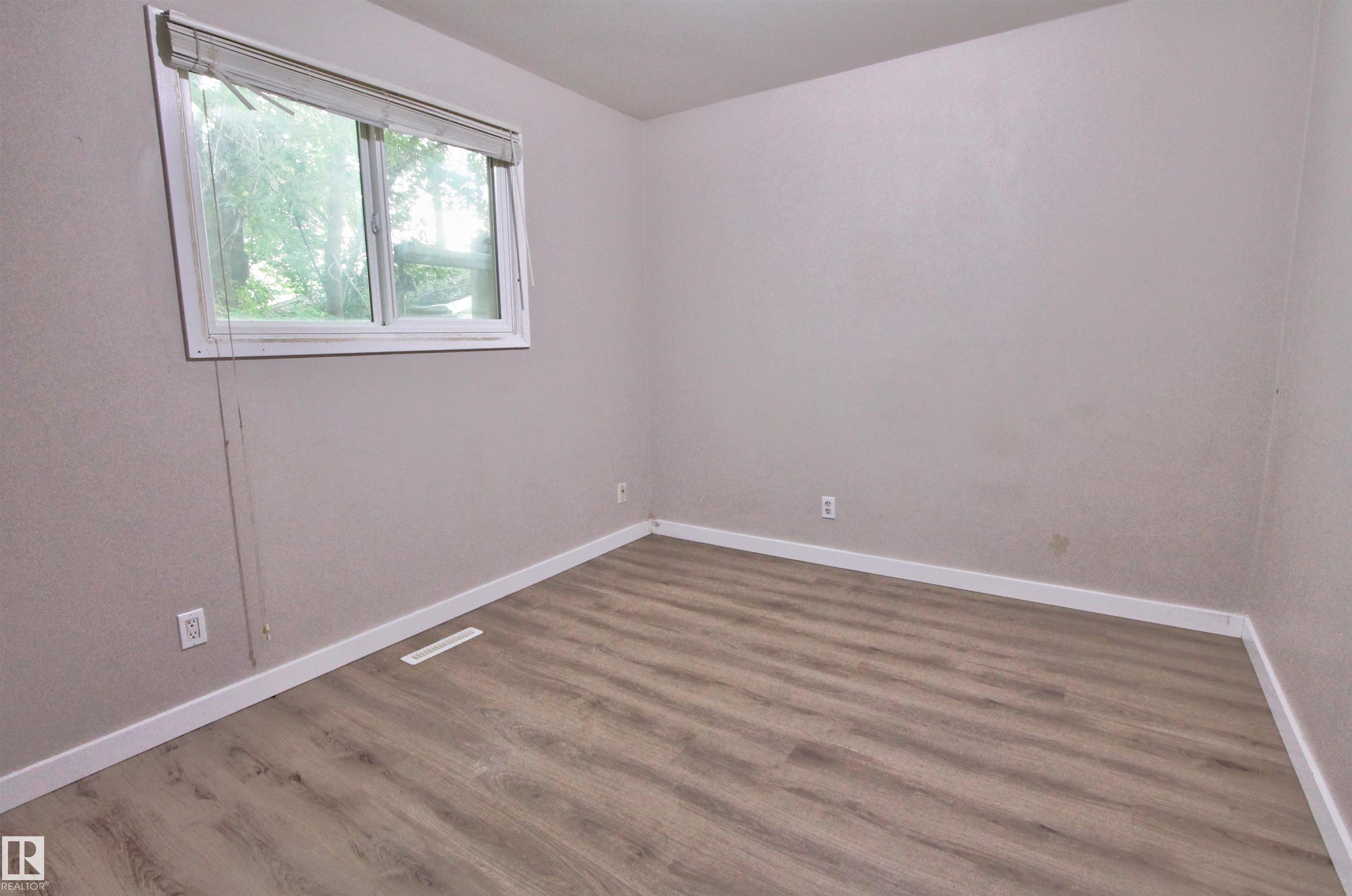Photo 13 at 11338 85 Street NW, Parkdale, Edmonton