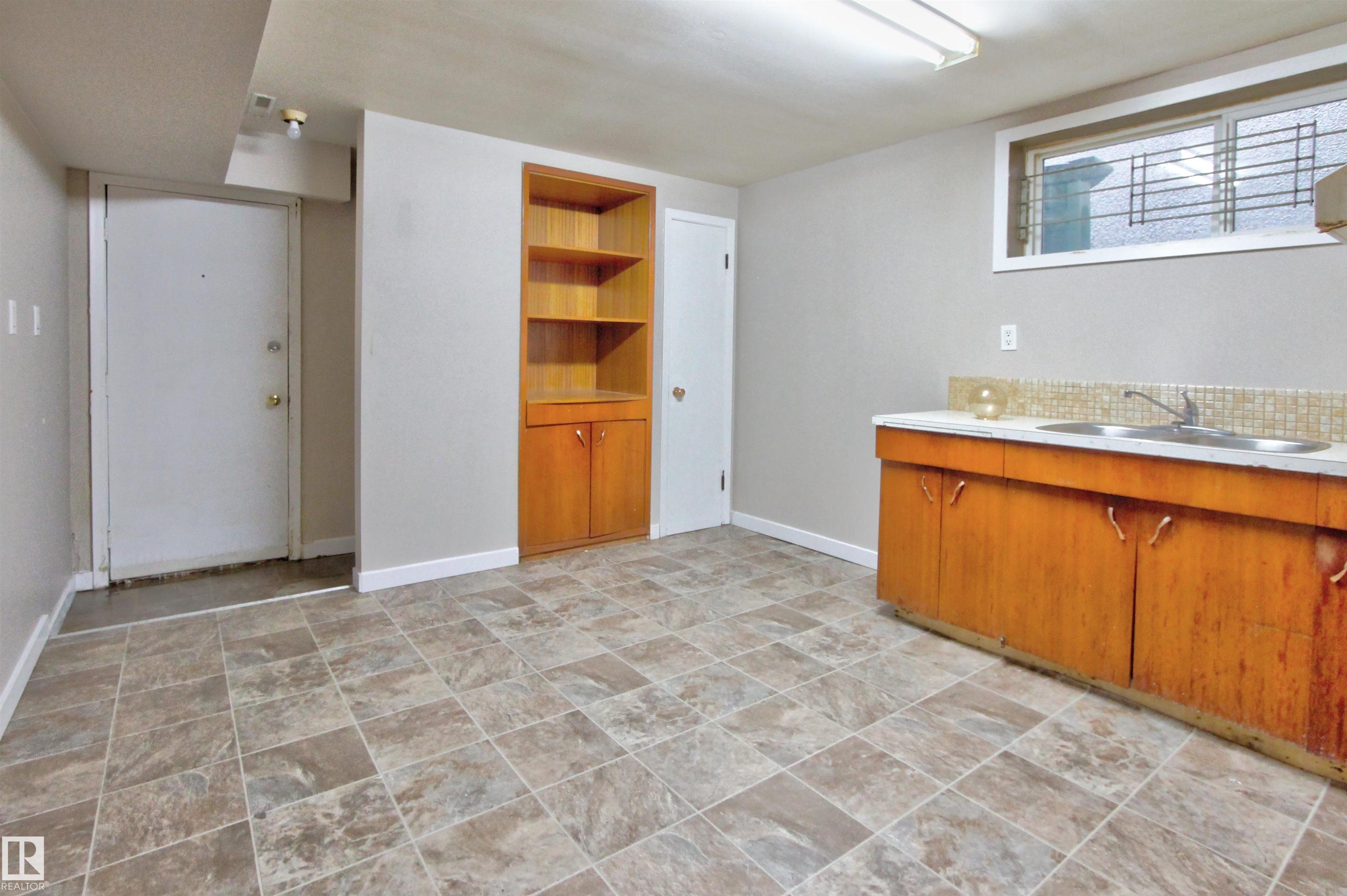 Photo 18 at 11338 85 Street NW, Parkdale, Edmonton