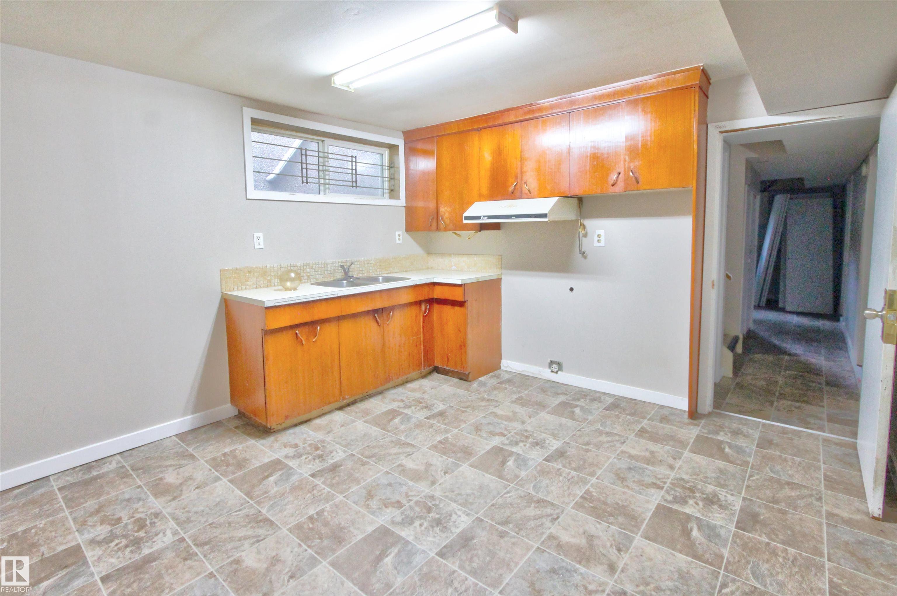 Photo 19 at 11338 85 Street NW, Parkdale, Edmonton
