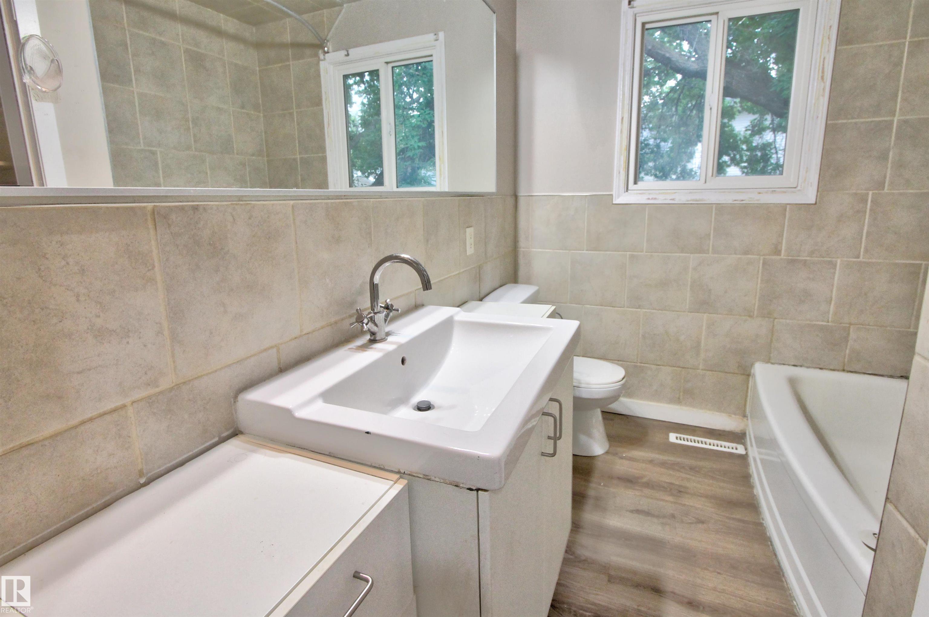 Photo 10 at 11338 85 Street NW, Parkdale, Edmonton