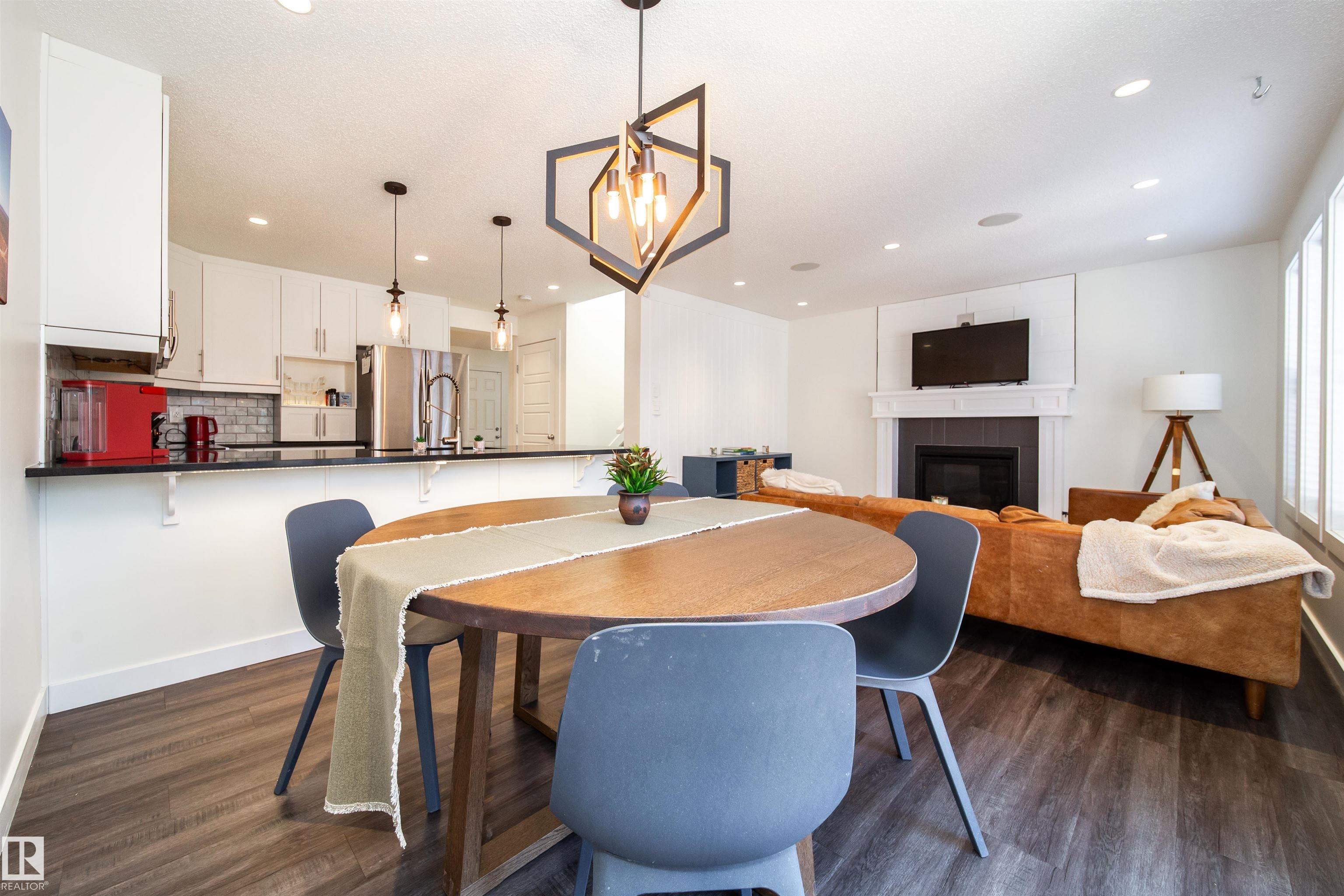 Photo 11 at 8916 217 Street NW, Rosenthal, Edmonton