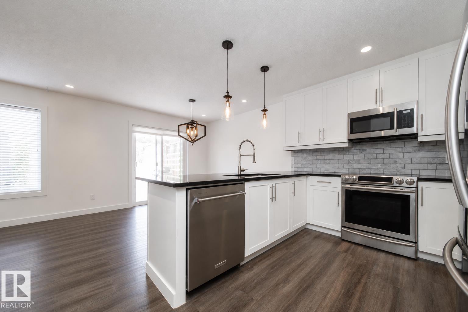 Photo 7 at 8916 217 Street NW, Rosenthal, Edmonton