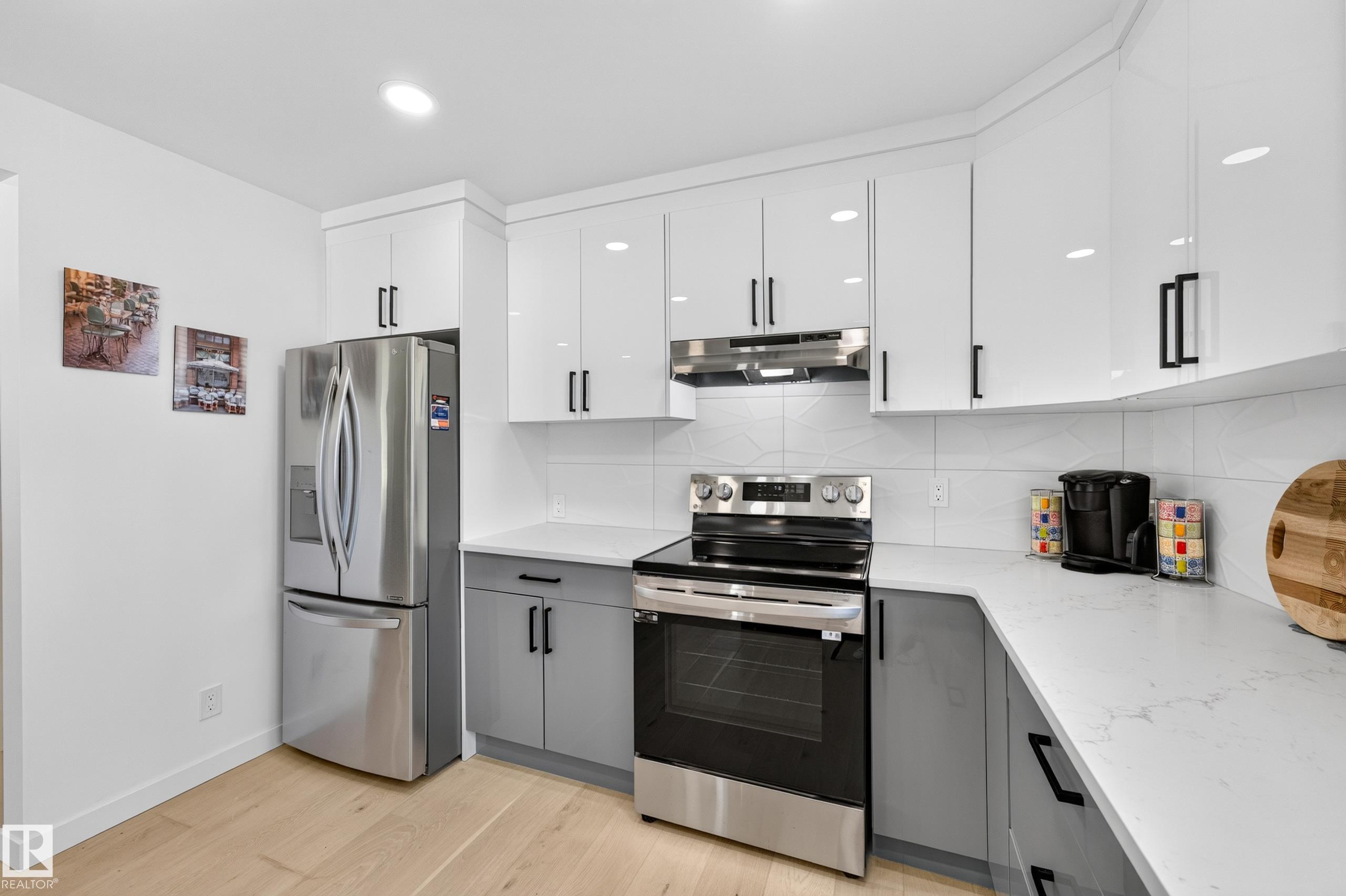 Photo 16 at 6011 93a Avenue NW, Ottewell, Edmonton