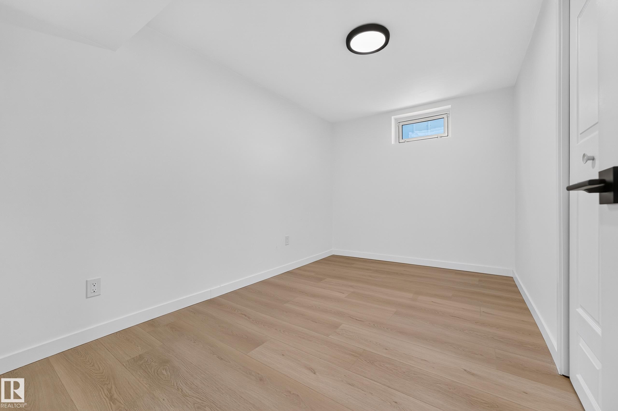 Photo 36 at 6011 93a Avenue NW, Ottewell, Edmonton