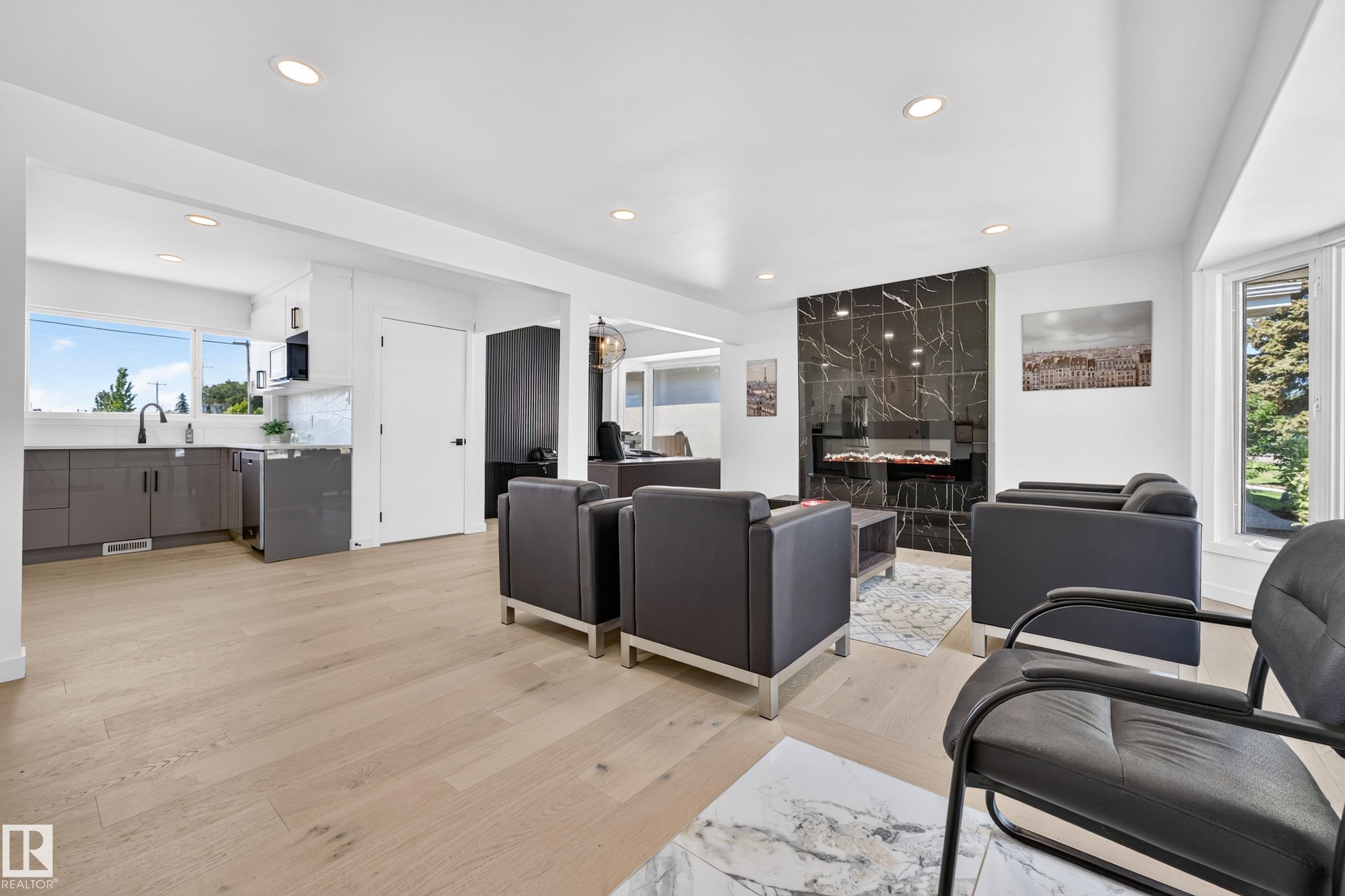 Photo 7 at 6011 93a Avenue NW, Ottewell, Edmonton