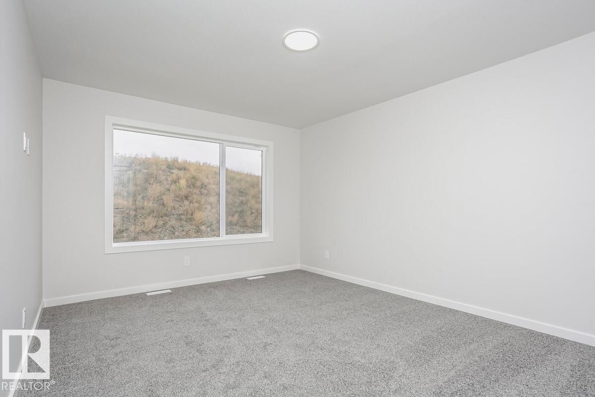 https://zimg.paragon.ice.com/ParagonImages/Property/PM/RAE/225413889/7/0/0/bfdbe2fb67c57eb5755f948b822b3118/1/96fb8ff3f01136ad7ee3f4b1b4739293/225413889-6edc3da7-d21e-441d-9ba3-aff9b11420ca.JPG